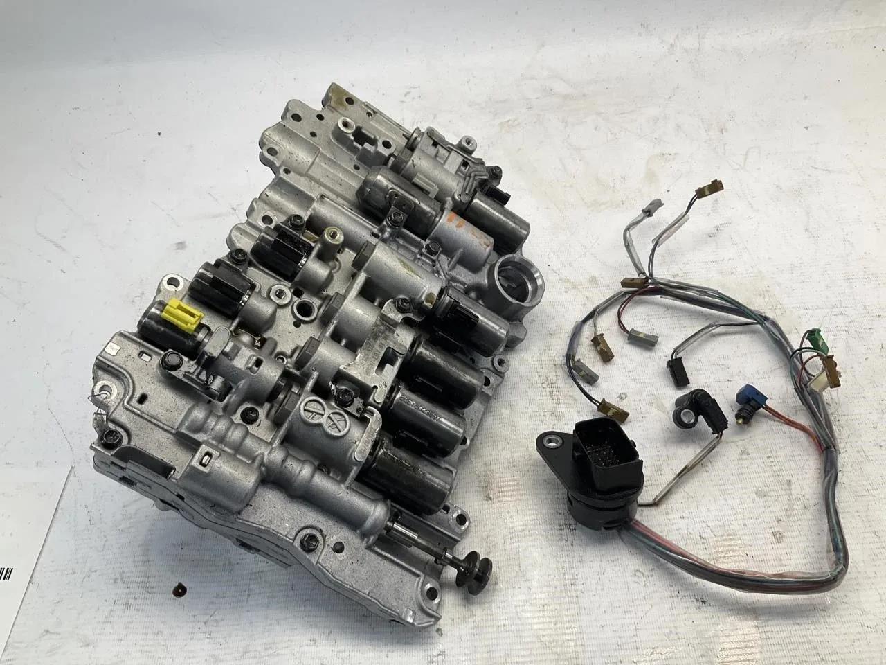 2018-2022 Volkswagen Tiguan Transmission Valve Body 419.VW1T19 image 3
