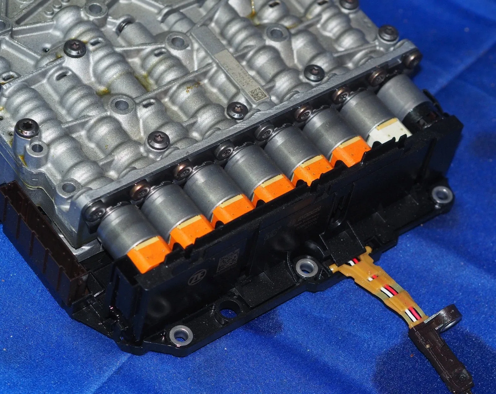 2011-2018 Porsche Cayenne 8-Speed Automatic Transmission Valve Body - Audi OEM image 3