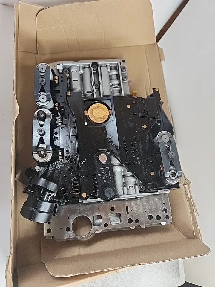 Mercedes 7226 Valve Body - Used (Germany) image 2