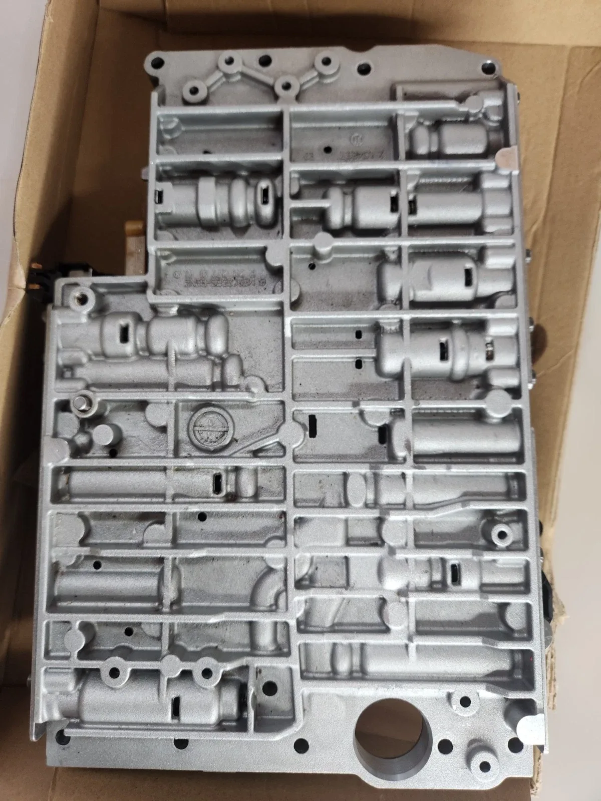 Mercedes 7226 Valve Body - Used (Germany) image 3