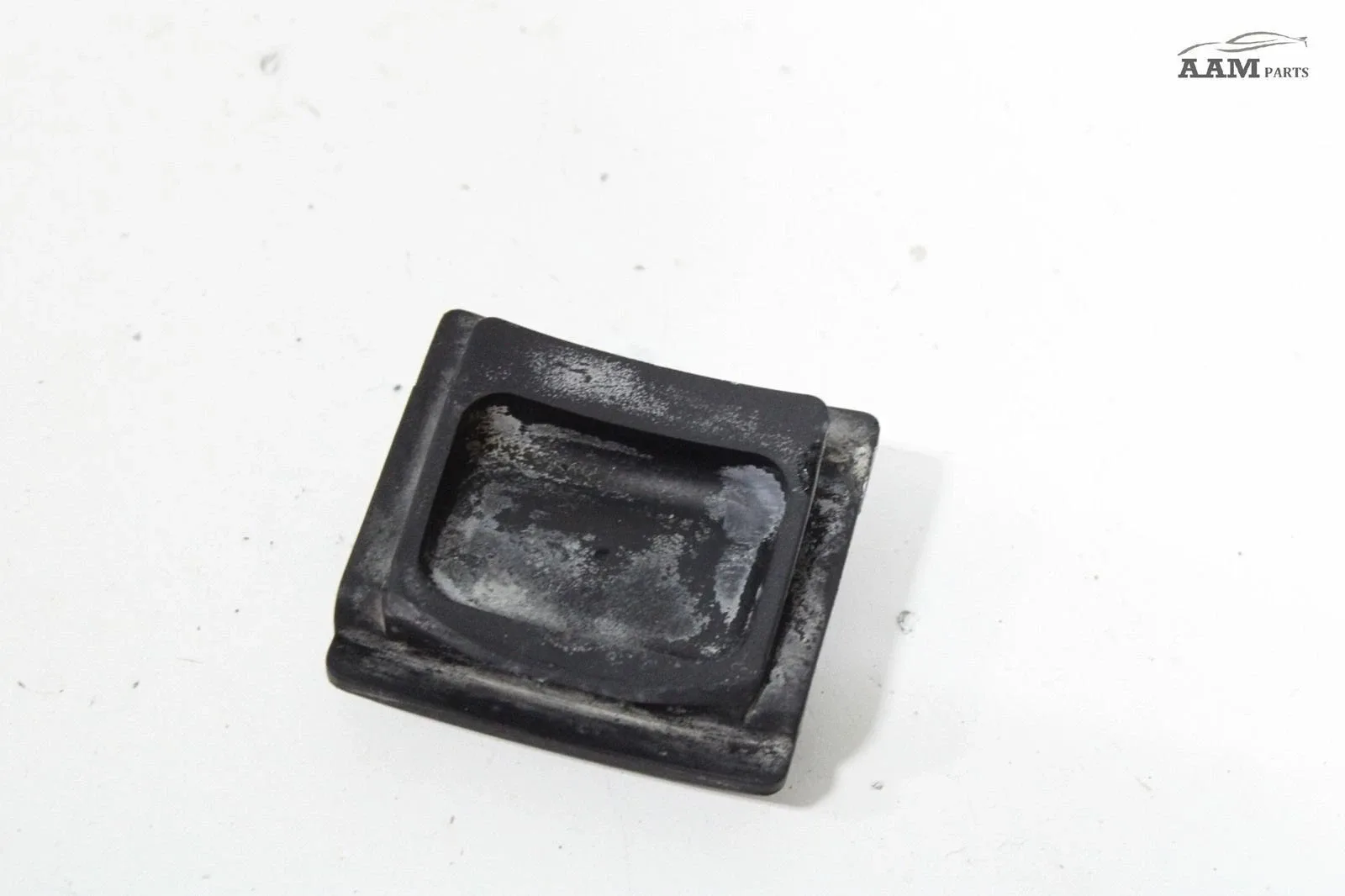 2018-2022 BMW M550i (G30) xDrive Automatic Lower Vacuum Cover Cap — 24001422960 image 3