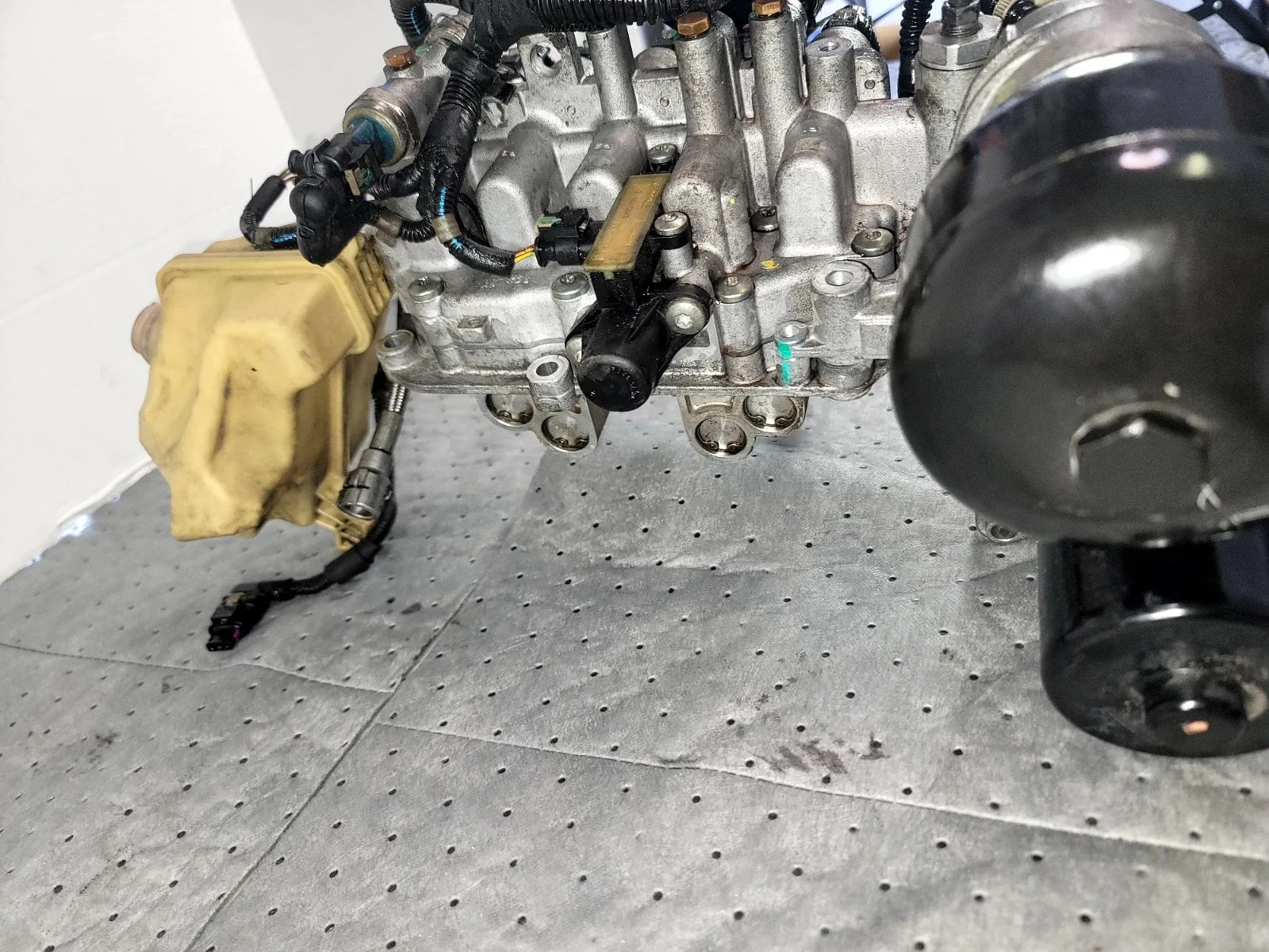 2013-2016 Fiat 500L Hydraulic Transmission Shift Actuator Valve Body - 68445377AA image 2