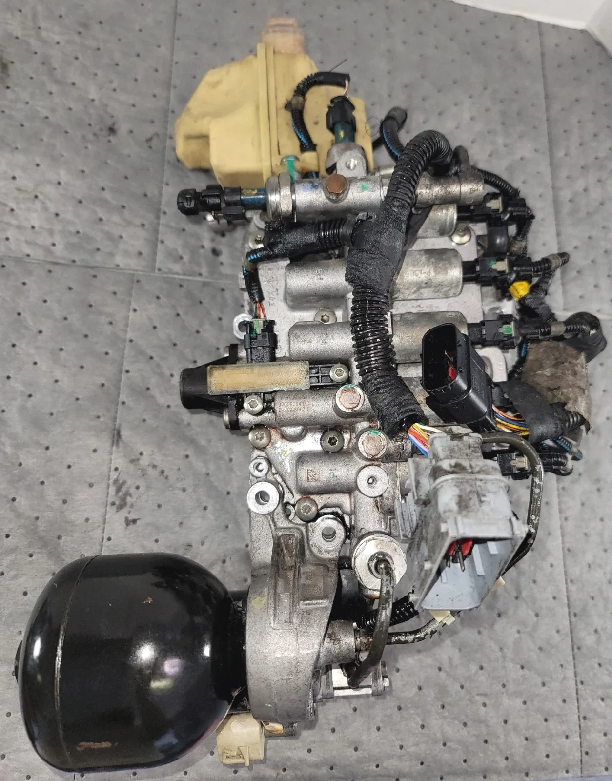 2013-2016 Fiat 500L Hydraulic Transmission Shift Actuator Valve Body - 68445377AA