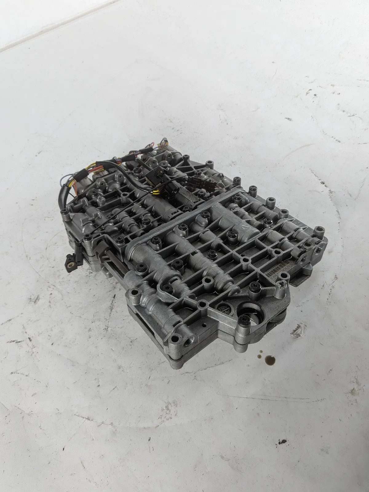 2001-2006 BMW 325i / 525i / Z4 Automatic Transmission Valve Body - 1060427138