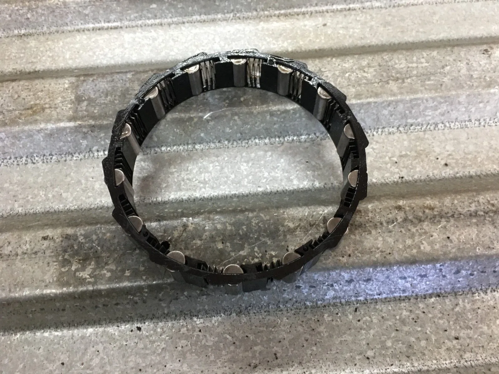 2001 Dodge Ram 1500 46RE 4x4 Rear Spring (Spring Bearing) image 2