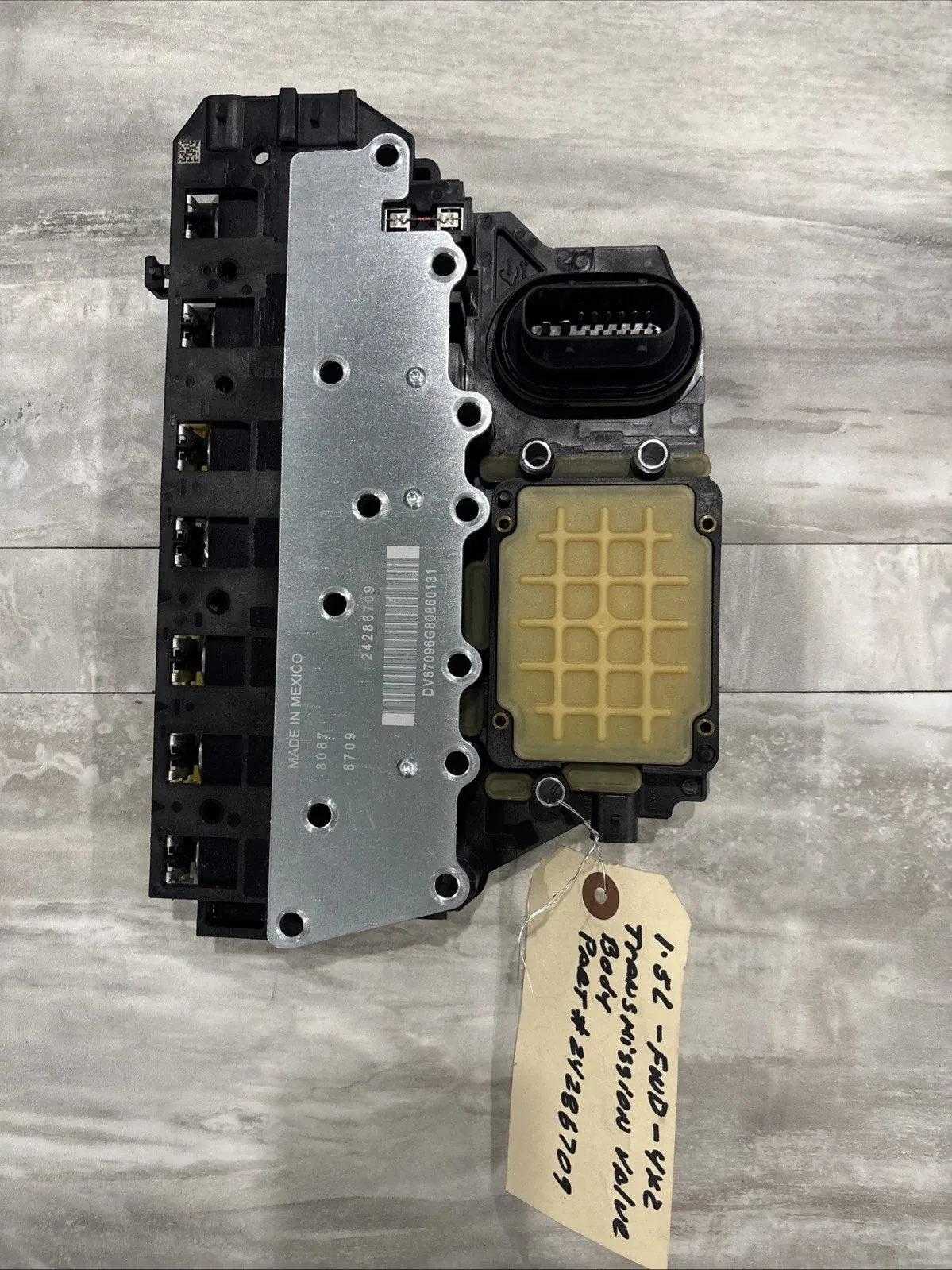 2015-2024 Chevrolet Equinox Automatic Transmission Valve Body MPN 24054013 image 4