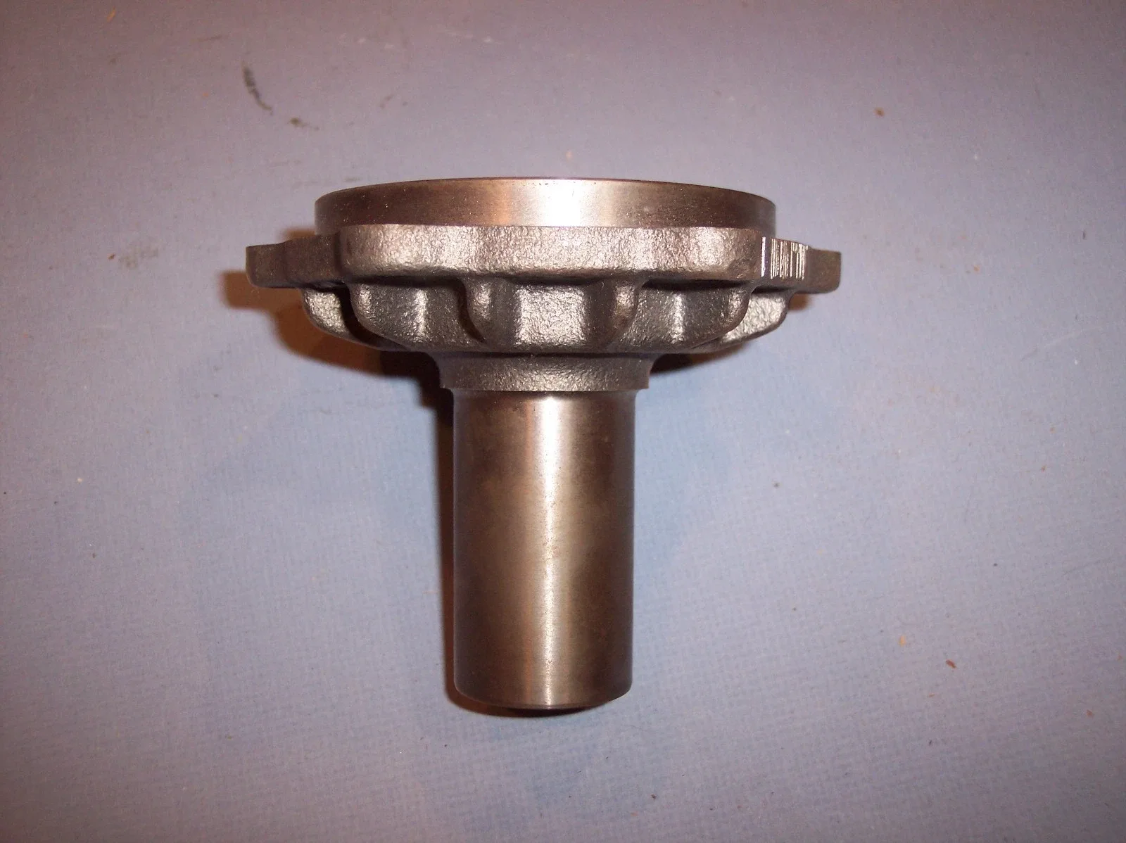 Pre-1996 Chevrolet/GMC/Oldsmobile Truck Transmission Input Front Bearing Retainer — GM 12549355 image 3