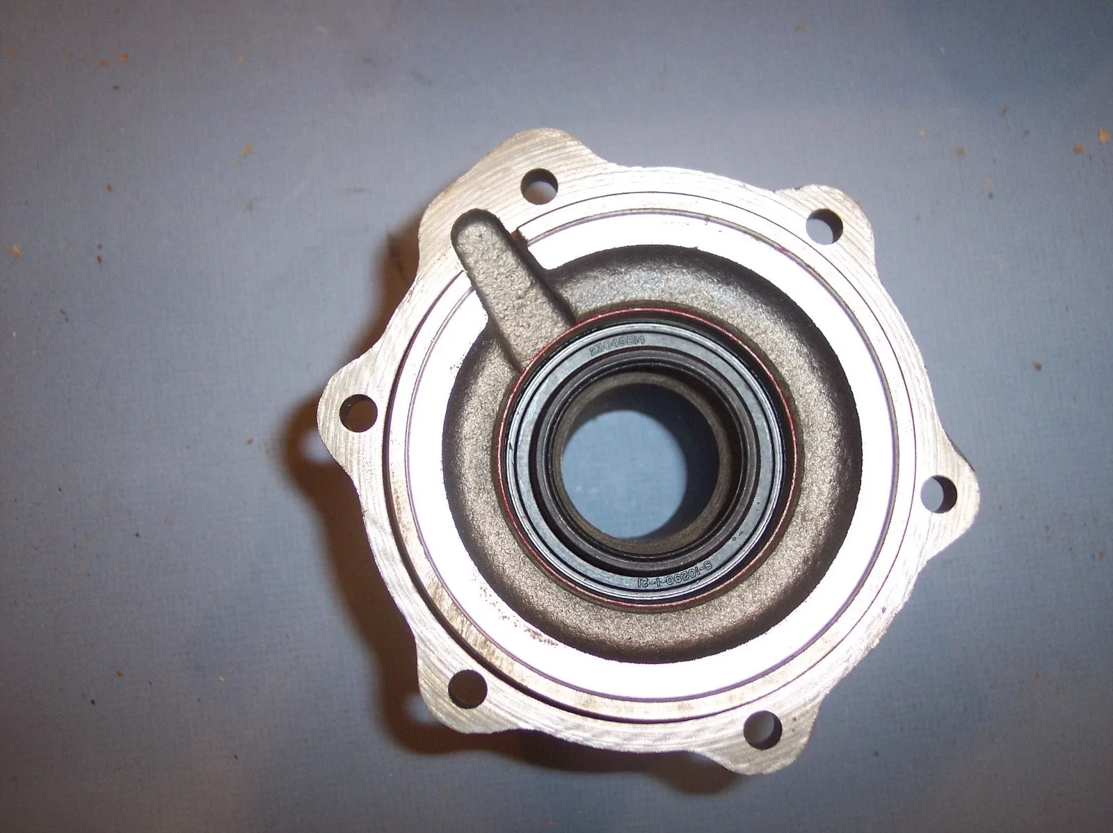 Pre-1996 Chevrolet/GMC/Oldsmobile Truck Transmission Input Front Bearing Retainer — GM 12549355 image 4