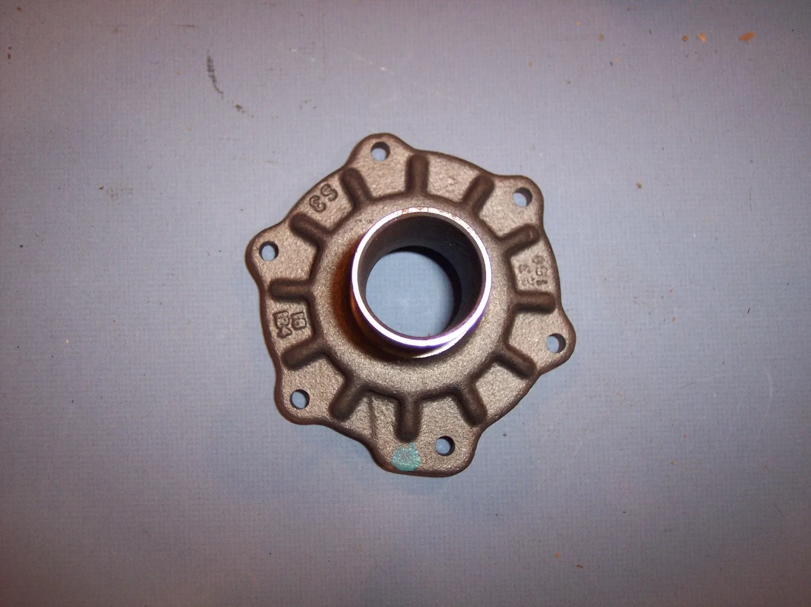 Pre-1996 Chevrolet/GMC/Oldsmobile Truck Transmission Input Front Bearing Retainer — GM 12549355