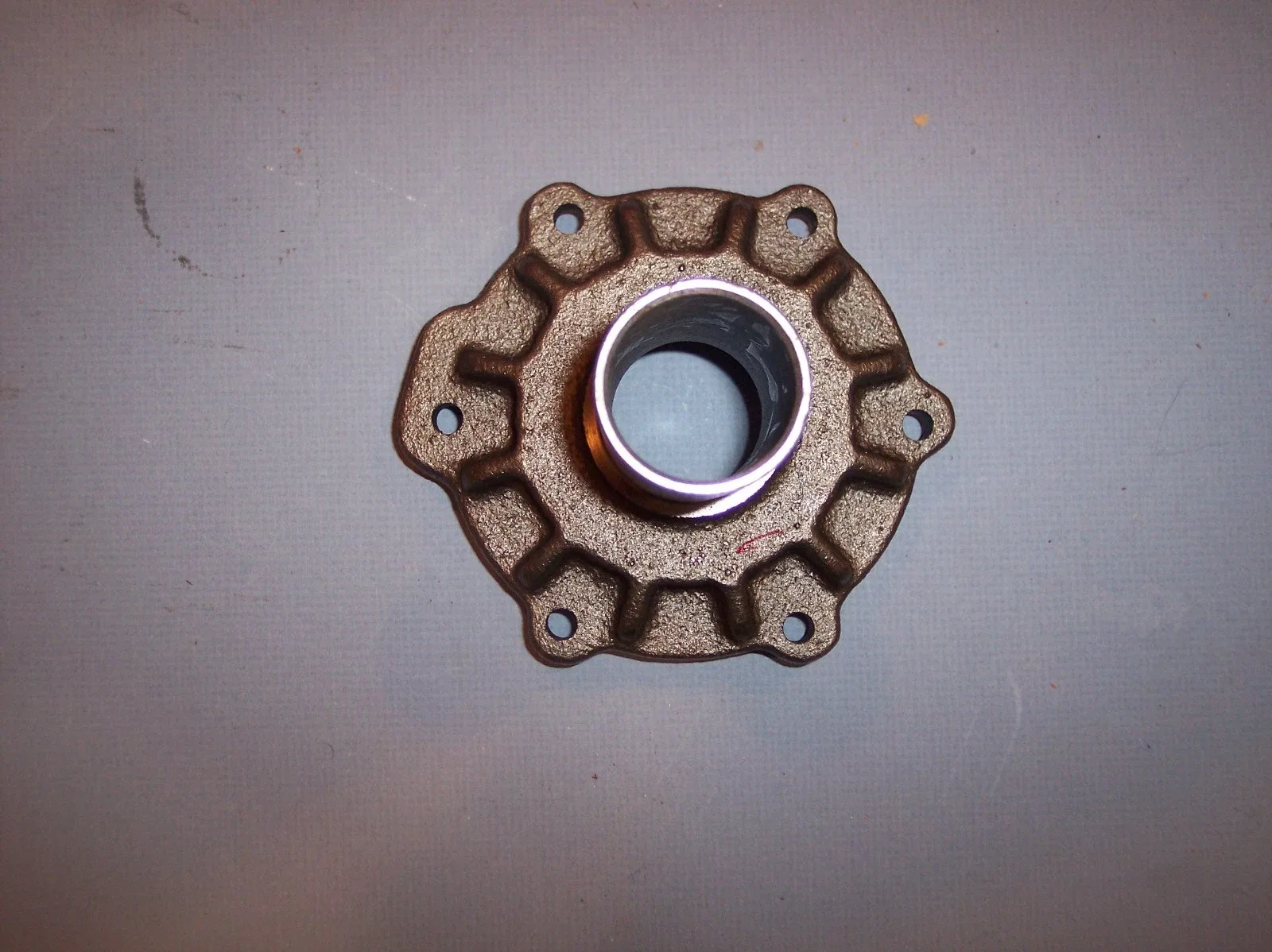 1991-1995 GM C/K & S Series Trucks Front Bearing Retainer 8681609 - New Venture 3500