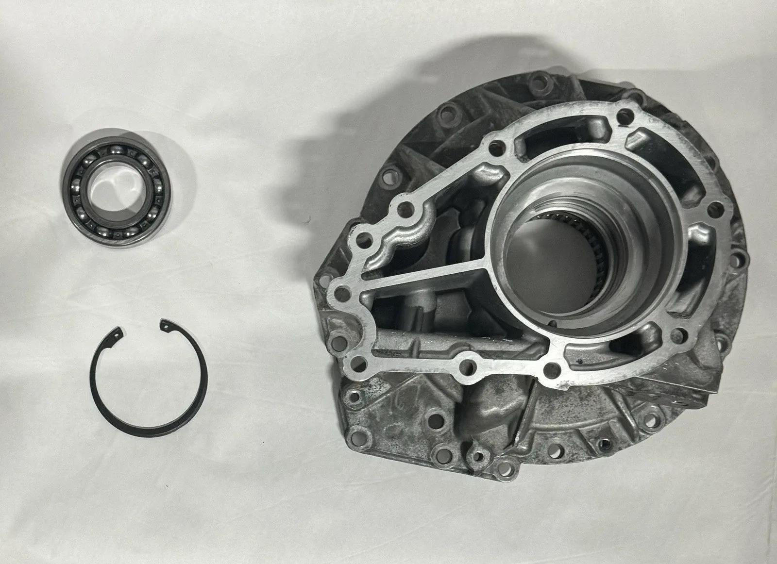Allison 24281793 4x4 Tailhousing with Bearing image 4