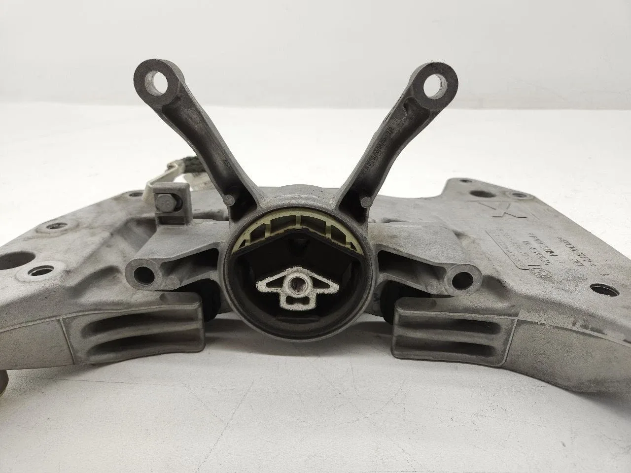 2017-2020 BMW 530e Hybrid RWD Transmission Mount (22319485333) image 3