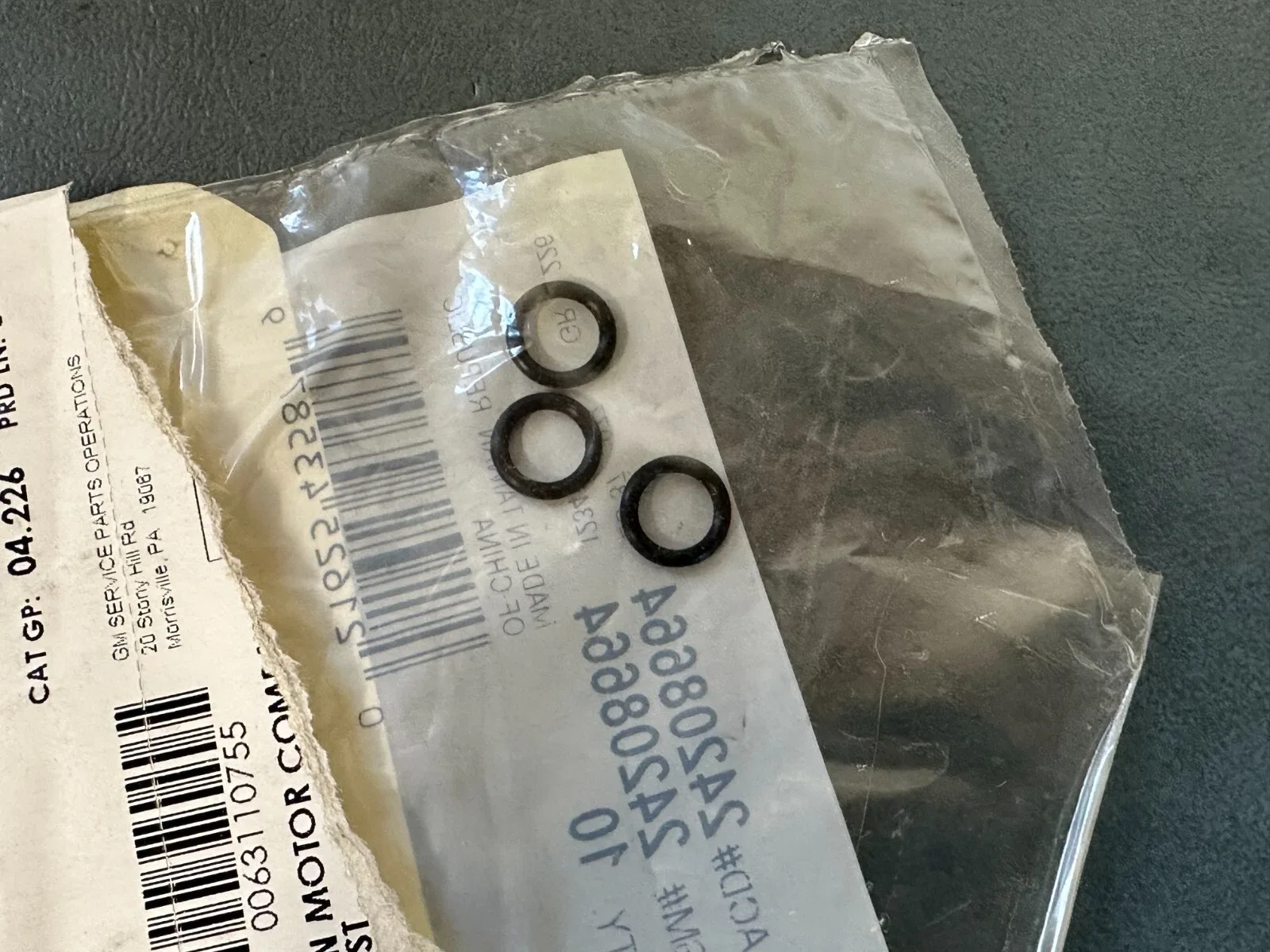 1994-1996 Chevrolet Impala Automatic Transmission Pump Bolt Seal 24208664 image 3