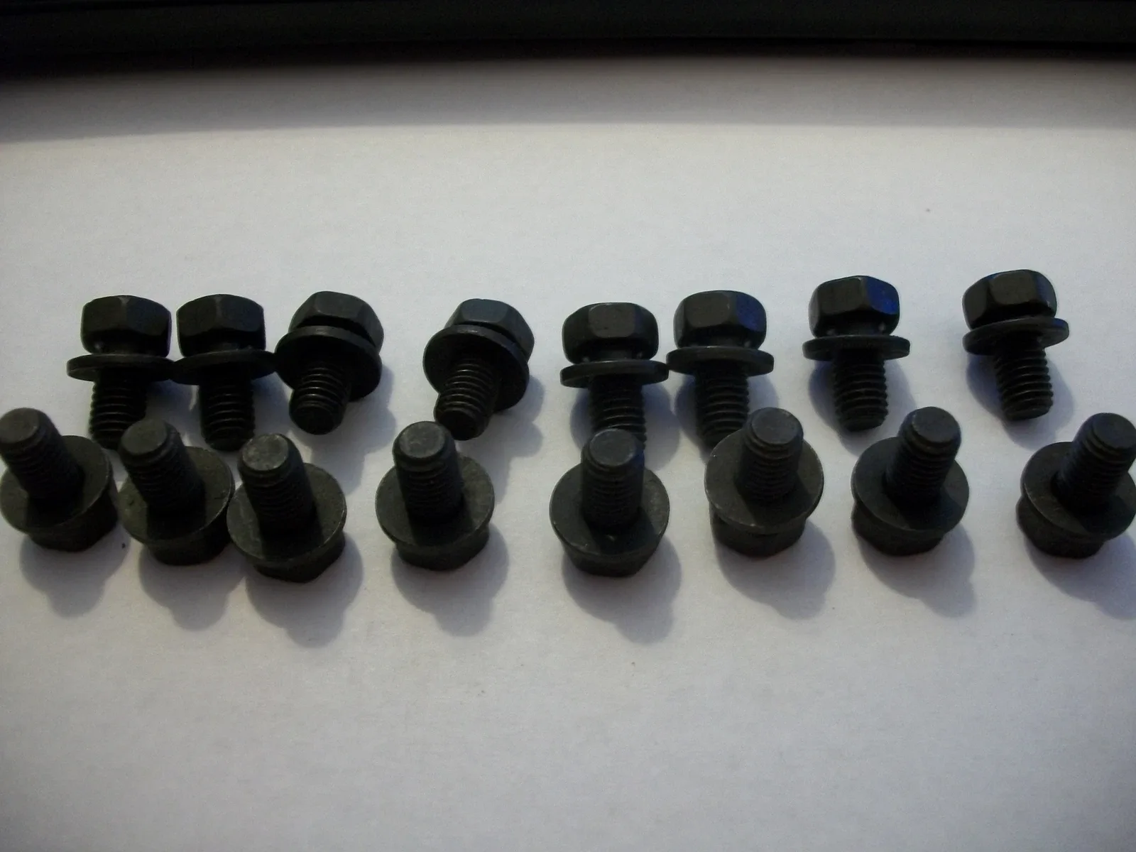 1976-1977 Chevy GM Automatic Transmission Oil Pan Bolts P/N 24751 - Set of 16 image 2
