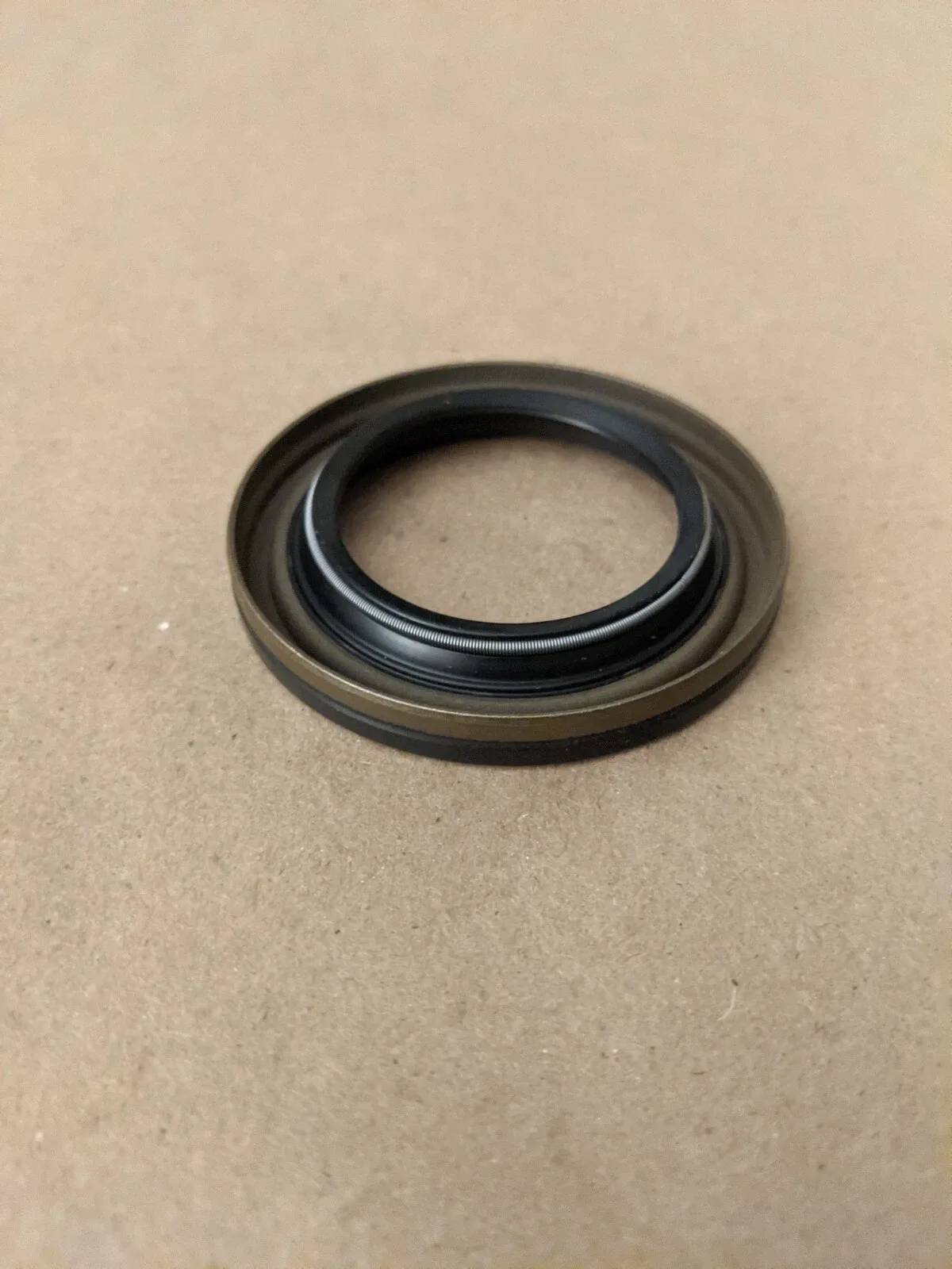 1997-On Ford 4R44E/4R55E/5R55E Bellhousing Metal-Clad Seal FO263 image 2