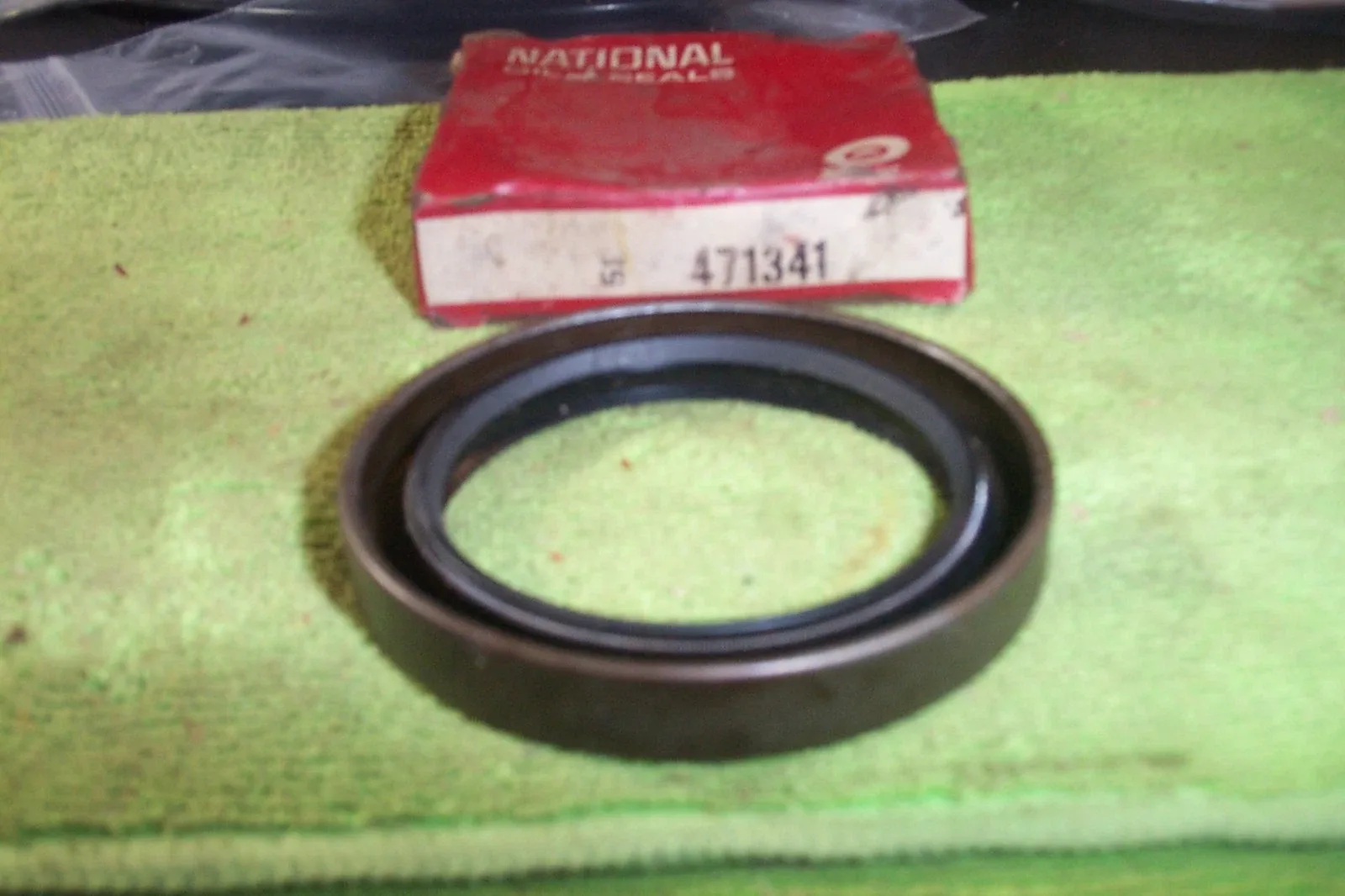 1967-1969 Chevrolet/GMC Truck Transmission Seal 471341 image 2