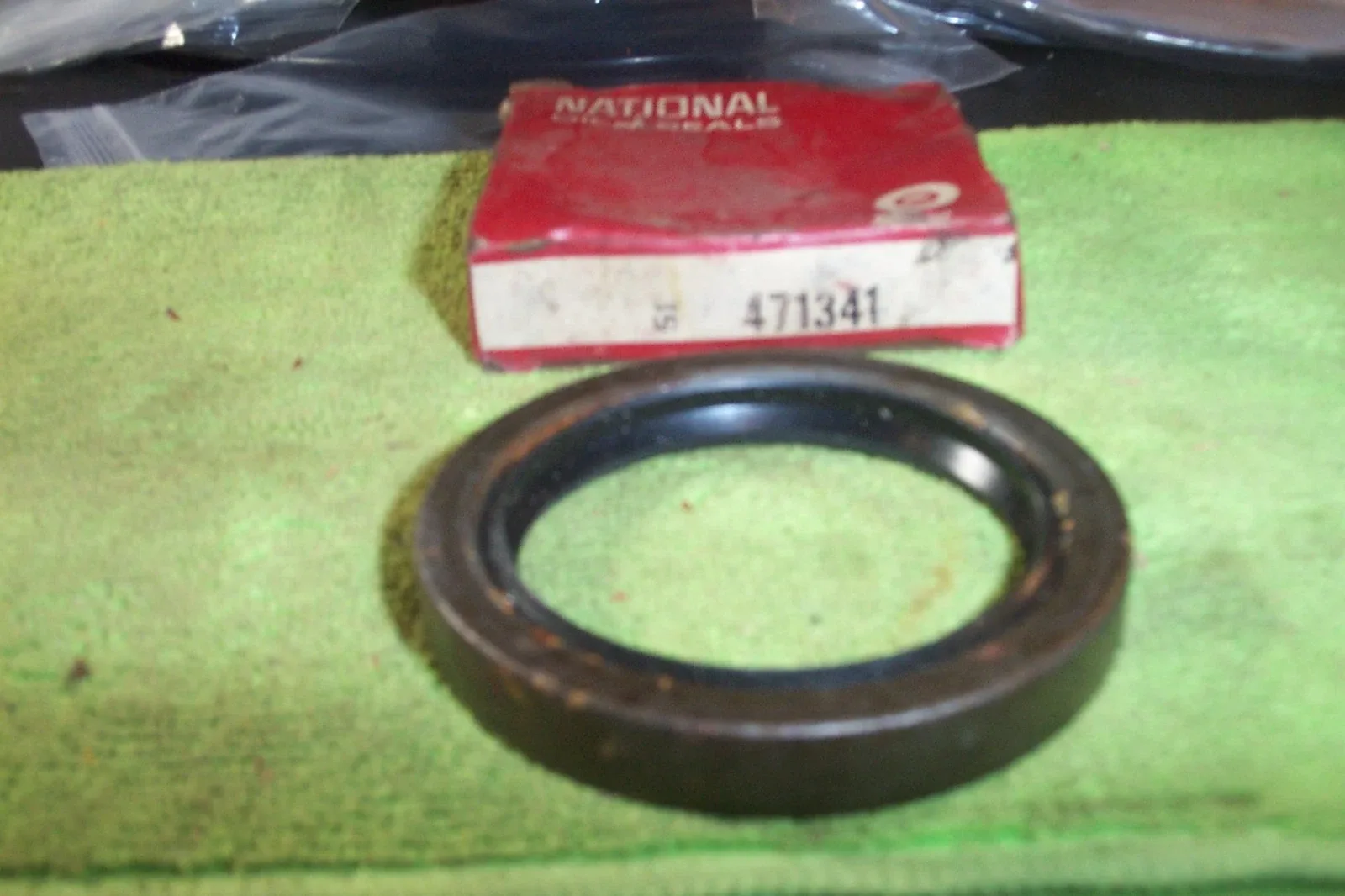 1967-1969 Chevrolet/GMC Truck Transmission Seal 471341
