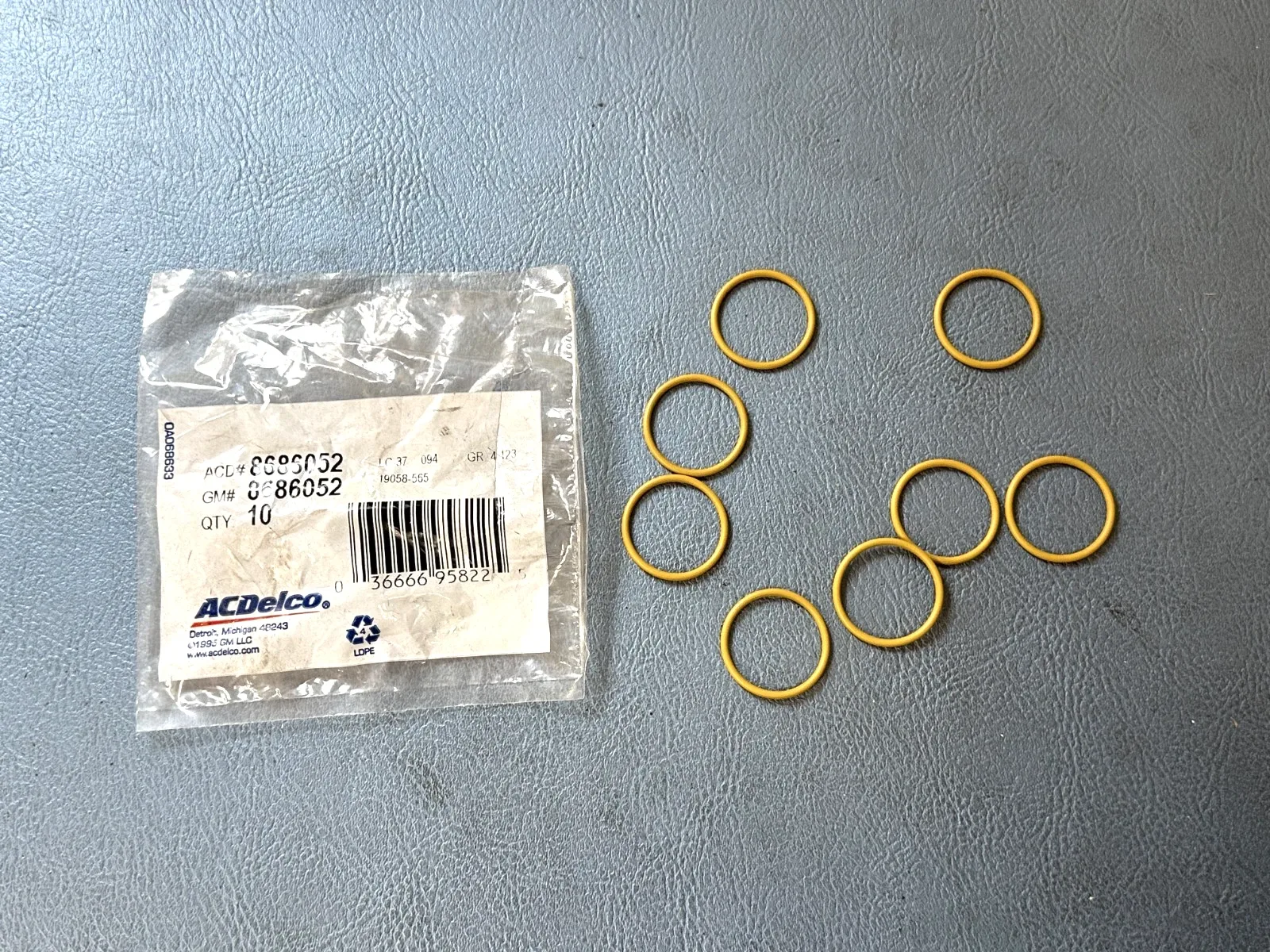 2006-2011 Cadillac DTS Turbine Shaft Seal (GM OEM 8686052)