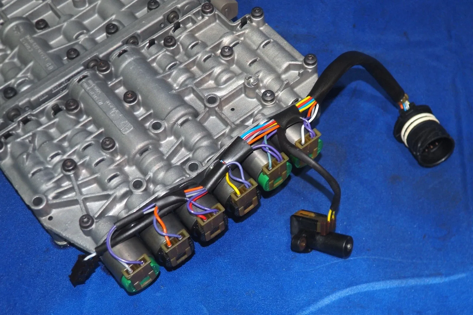 1997-2005 Audi A4 A6 Volkswagen Passat 01V (ZF 5HP19) Automatic Transmission Valve Body 1060427035 image 2