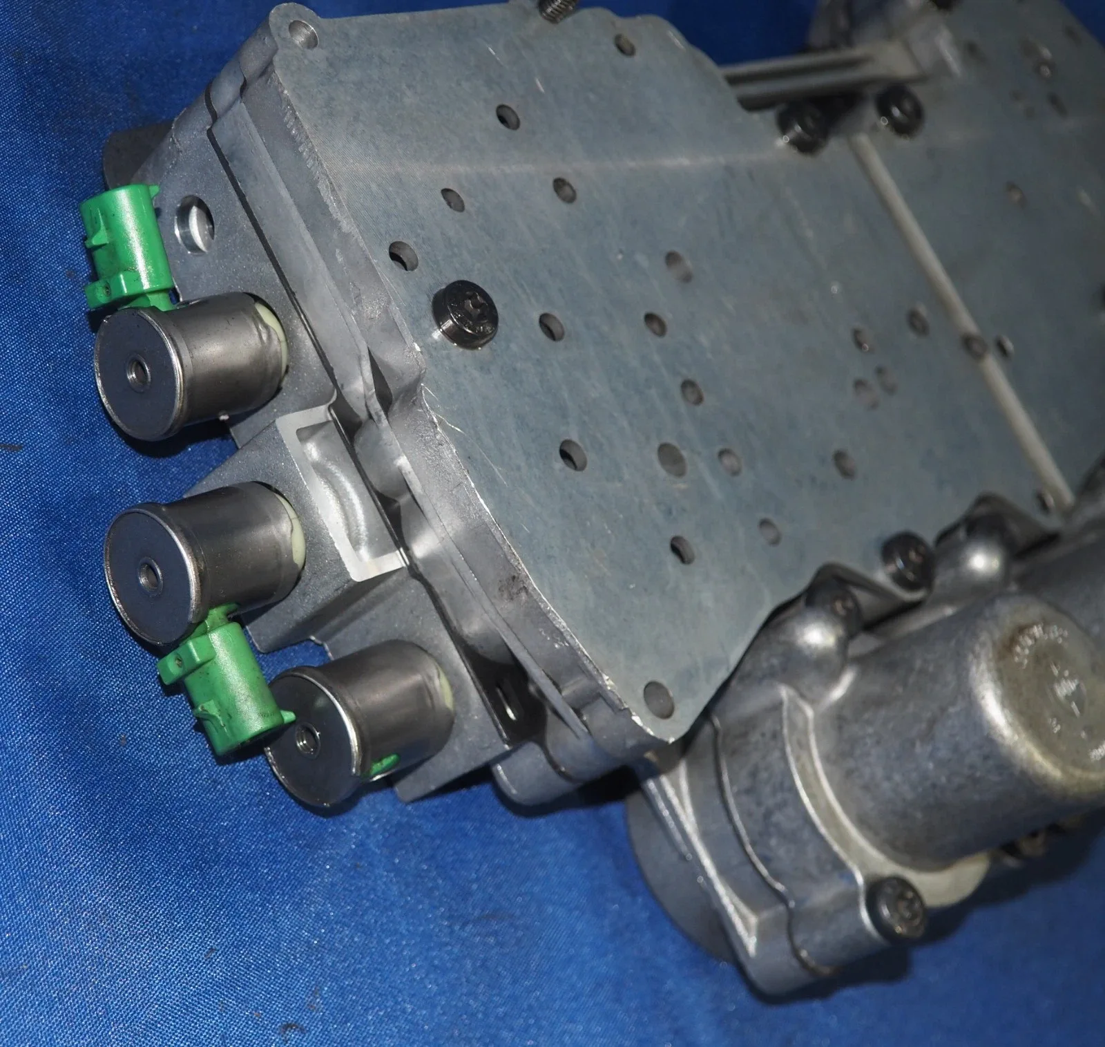 1999-2006 BMW E46 E39 E53 X5 5L40E Valve Body 96020473 image 3