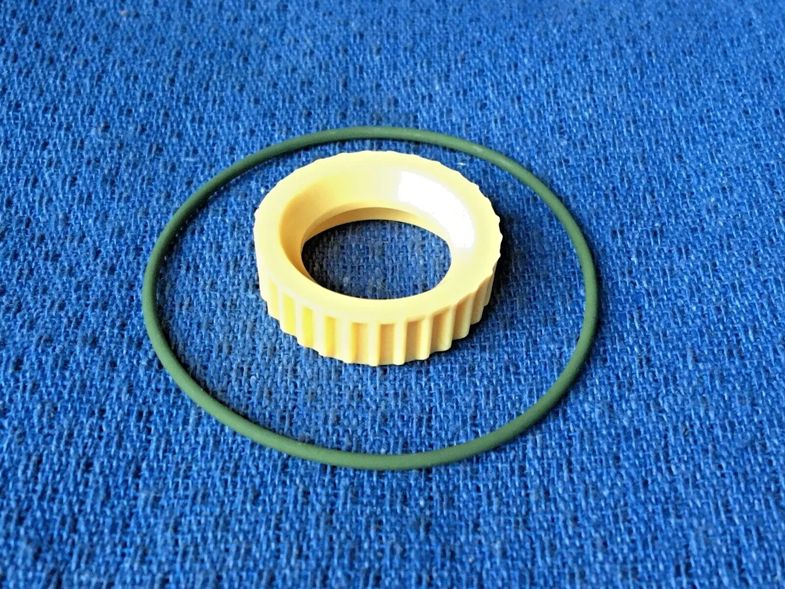 1982-1991 700R4 Forward Input Housing to Output Shaft Splined Seal & Piston O-Ring — TransTec 8642178