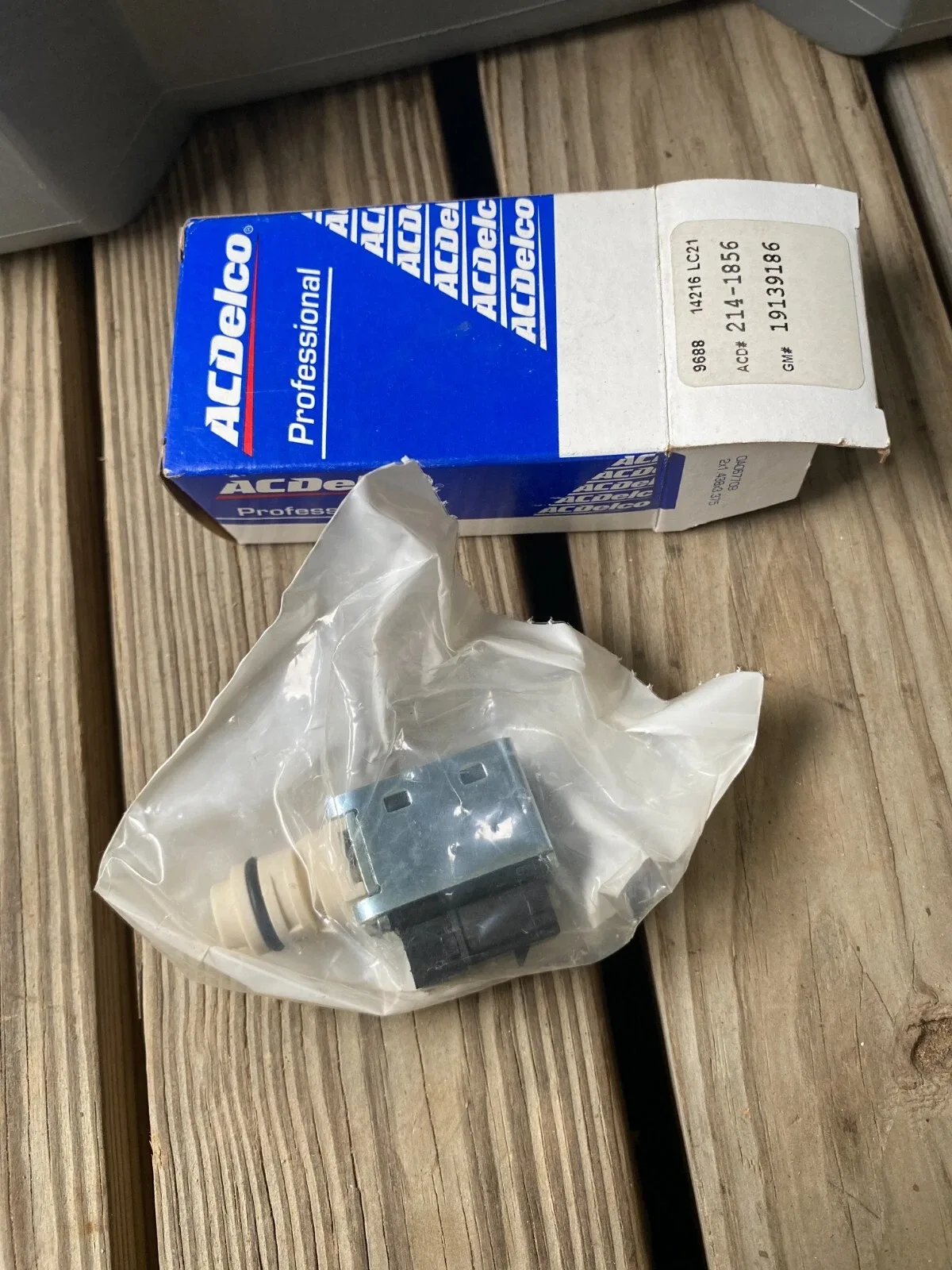 (1) Original GM NOS Automatic Transmission Valve Assembly Shift Solenoid image 2