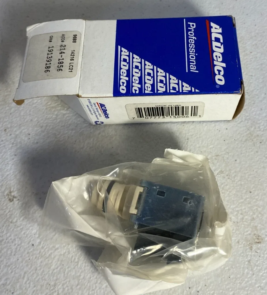 (1) Original GM NOS Automatic Transmission Valve Assembly Shift Solenoid