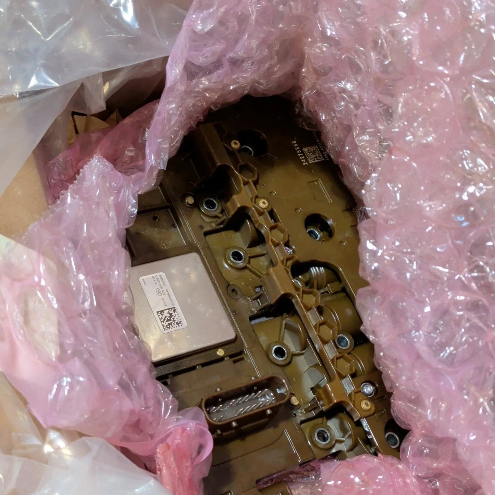 GM Automatic Transmission Valve Body with Integrated TCM - MPN 24275868 image 3