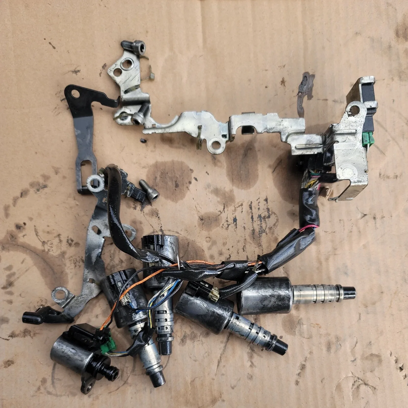 2013-2016 Nissan Sentra 1.8L CVT Valve Body with Solenoids RE0F11A JF015E