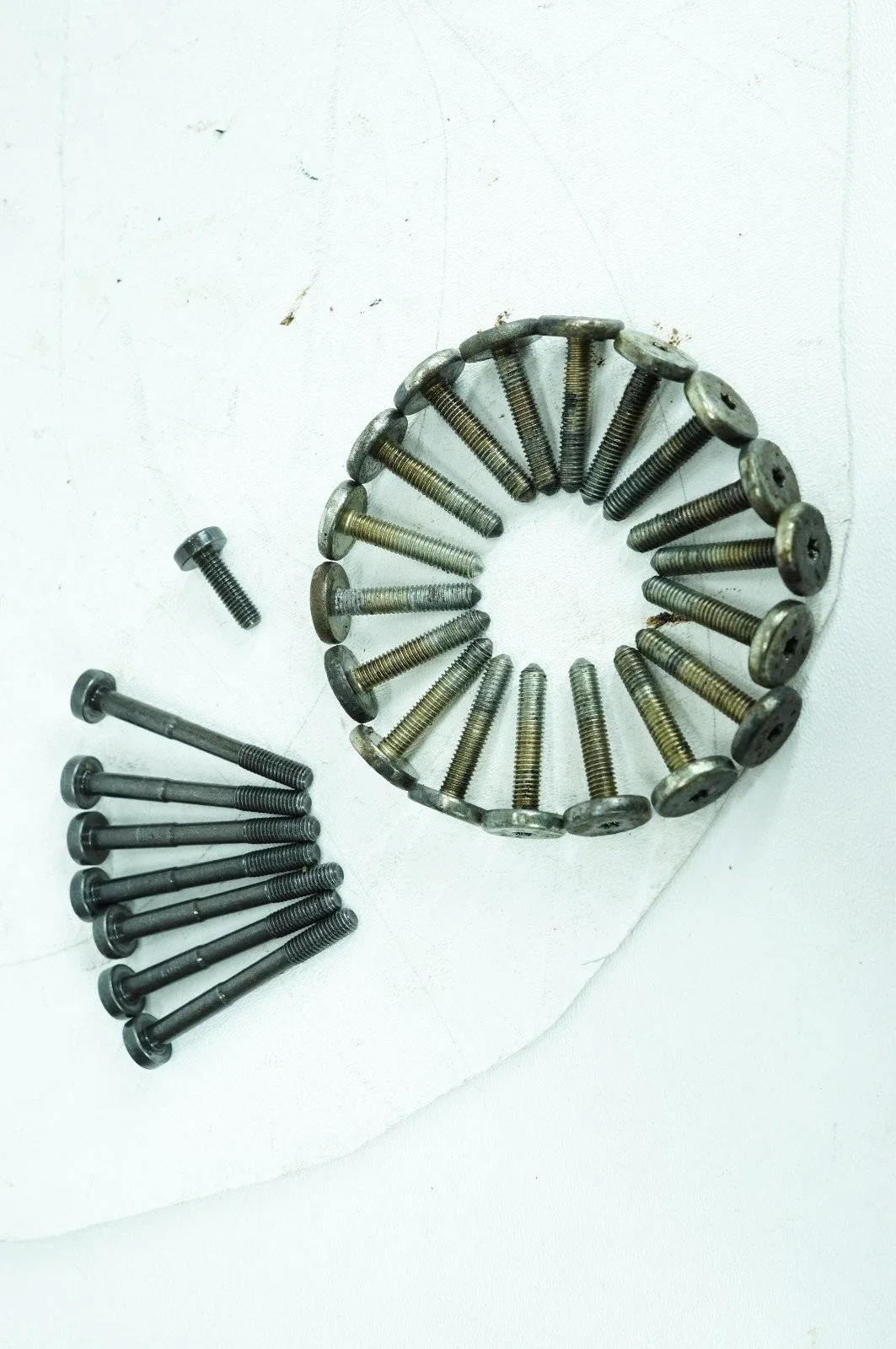 2002-2006 BMW 745Li / 645Ci / 545i OEM Automatic Transmission Oil Pan Bolt Set 5078