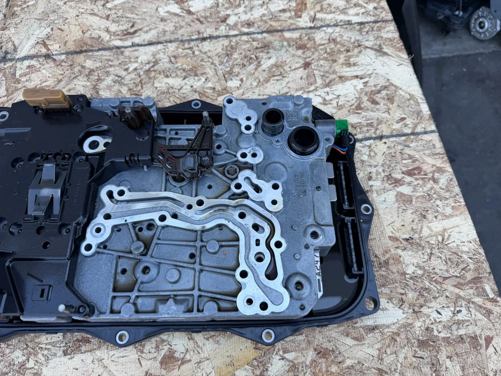 2017-2020 BMW 530i/540i G30 Transmission Valve Body Hydraulic Unit image 2