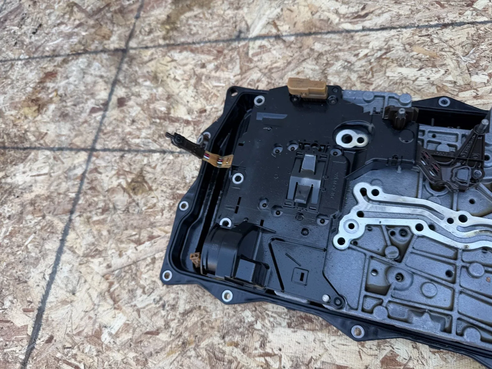 2017-2020 BMW 530i/540i G30 Transmission Valve Body Hydraulic Unit image 3