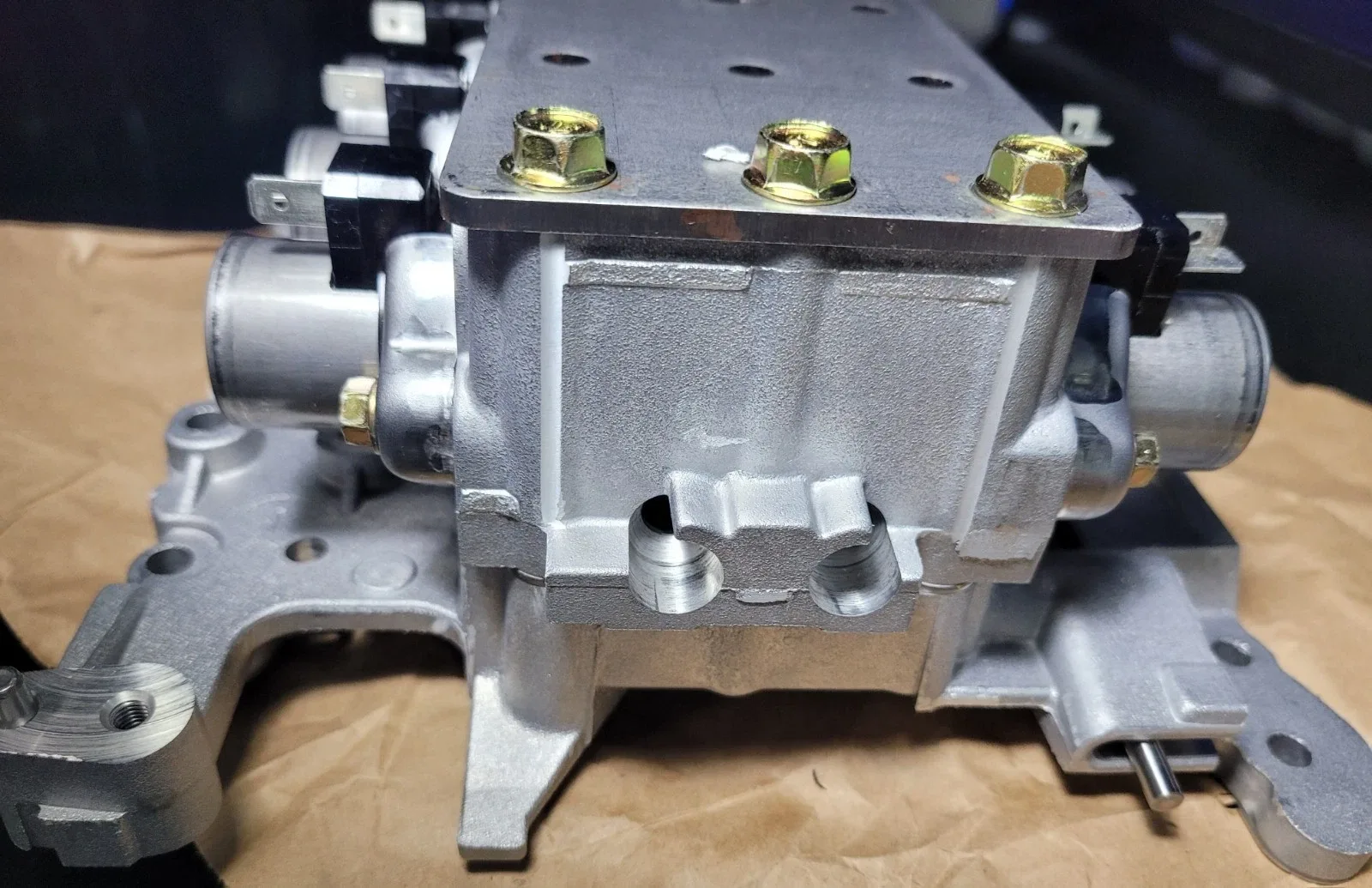 MR486683 OEM Modified A/T Valve Body w/ Solenoids - F4A41 F4A42 F4A51 image 3
