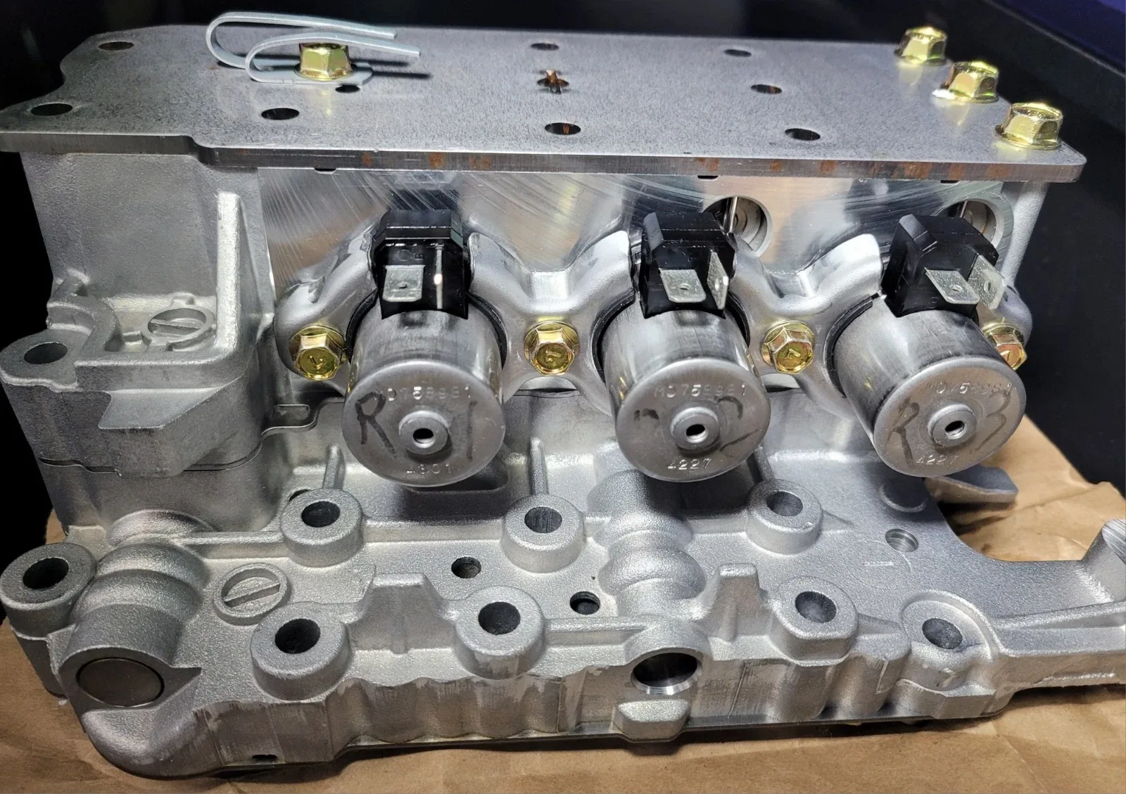 MR486683 OEM Modified A/T Valve Body w/ Solenoids - F4A41 F4A42 F4A51 image 4