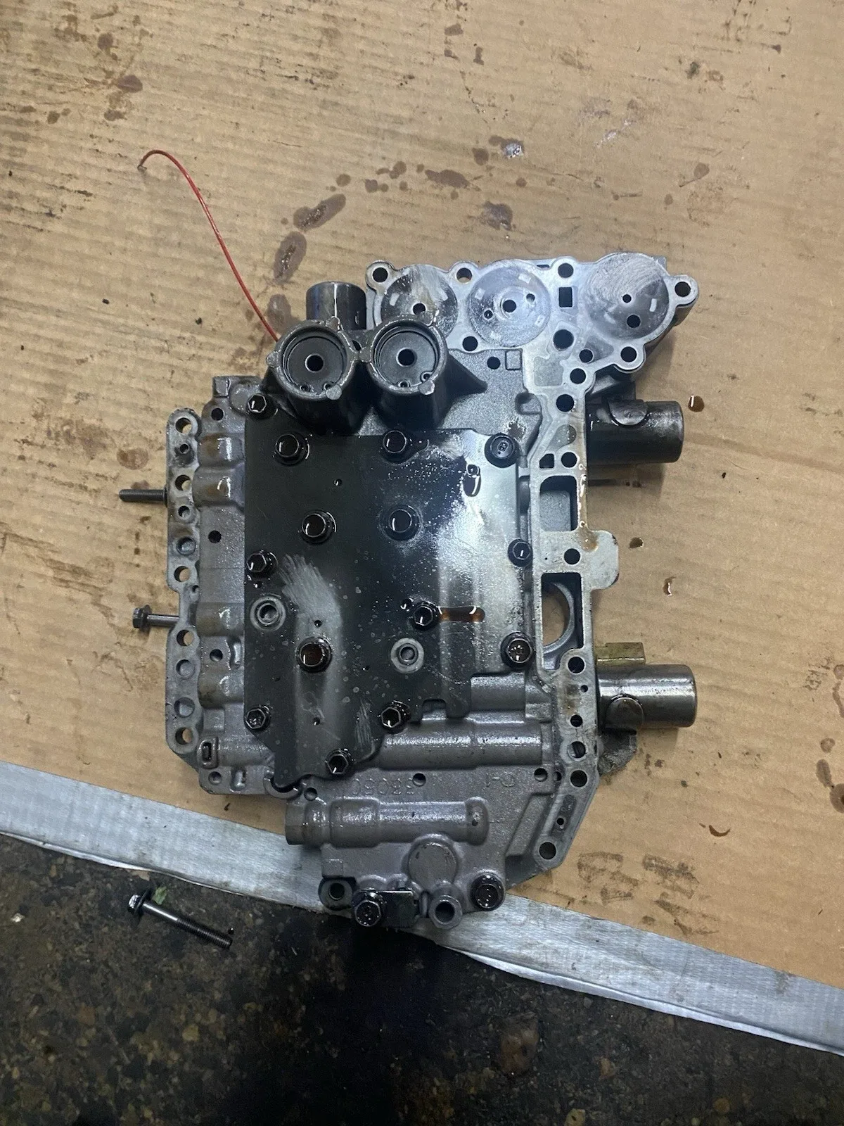 2004 Toyota Camry Valve Body ML3S29(b) image 2