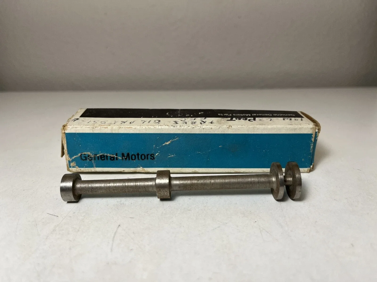 1961-1963 Pontiac Transmission Oil Pressure Regulator Valve Body GM 6257749 image 4