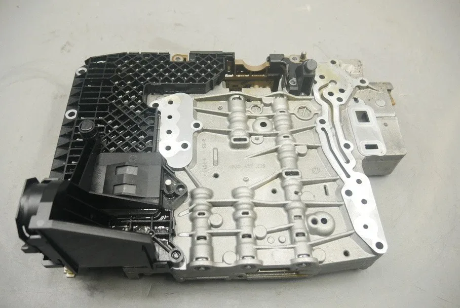 2010-2015 Jaguar XJ/XJL (X351) Transmission Valve Body Mechatronic Assembly - 0260550043