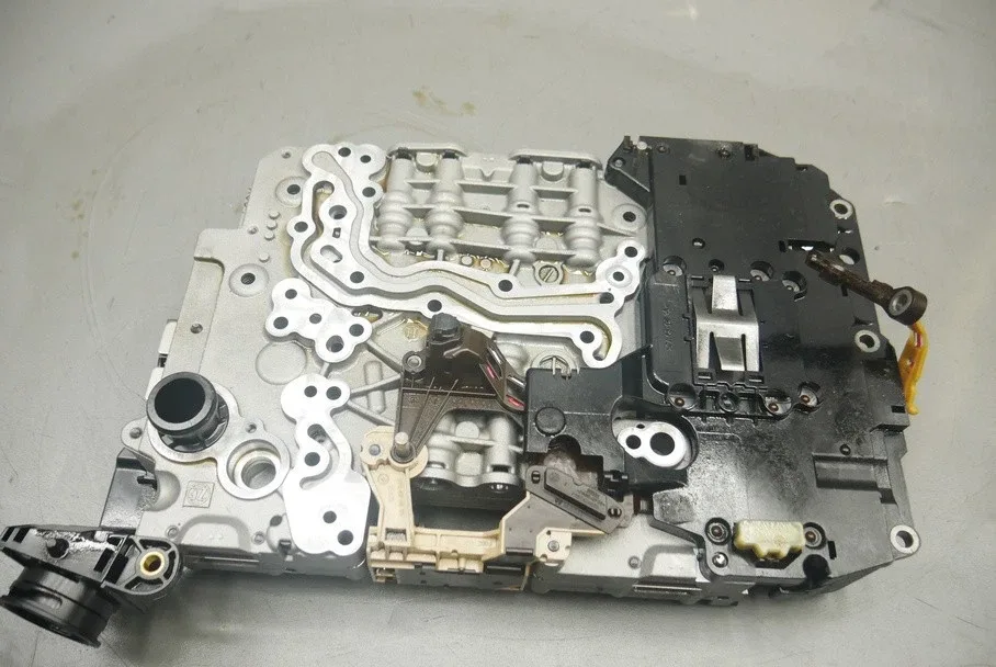 2012-2014 Audi Q5 Valve Body Mechatronic 1087128548 image 2