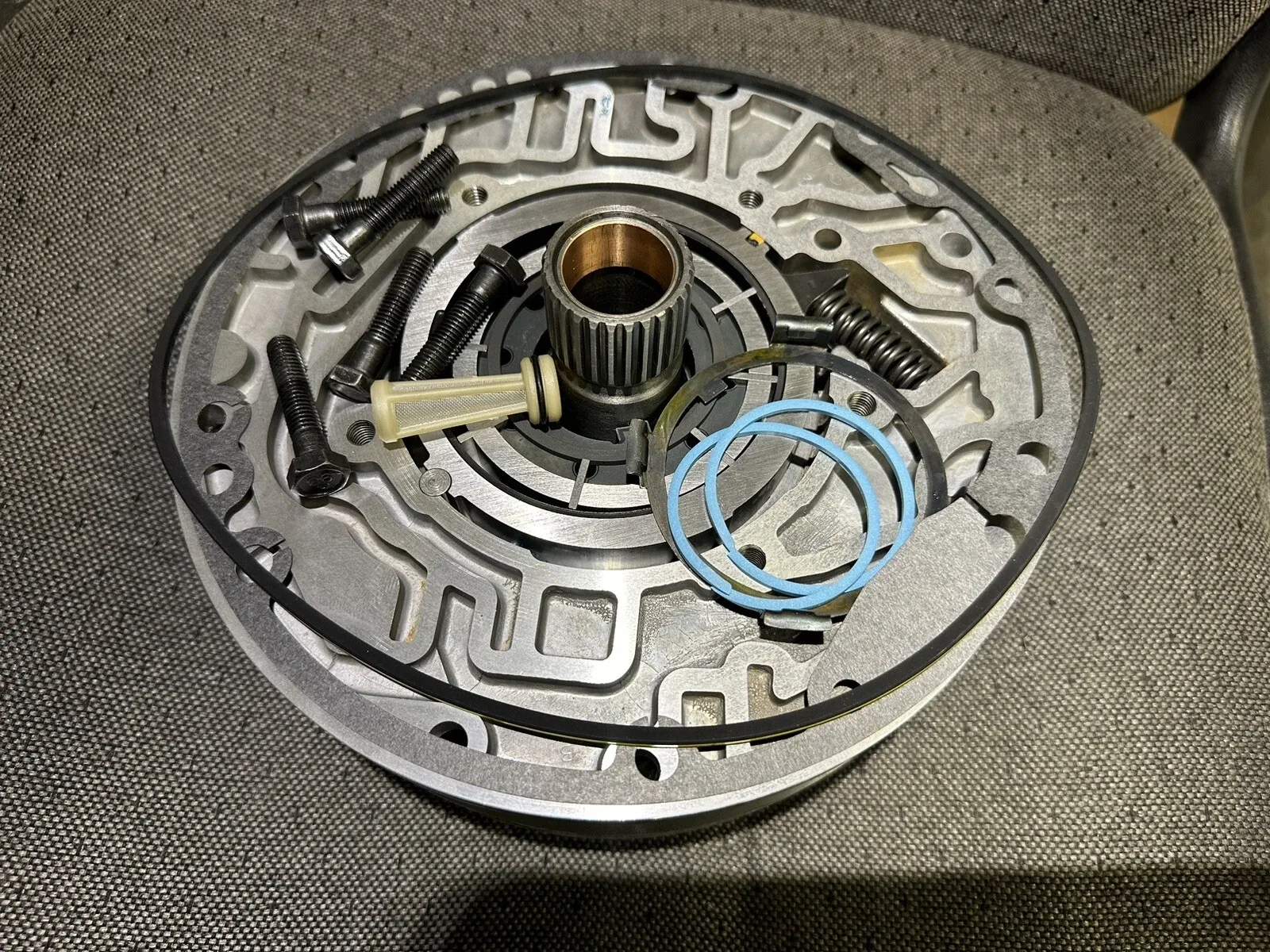 1984-3/87 700R4 Pump with Large Input Shaft — 10 Vane Remanufactured image 3