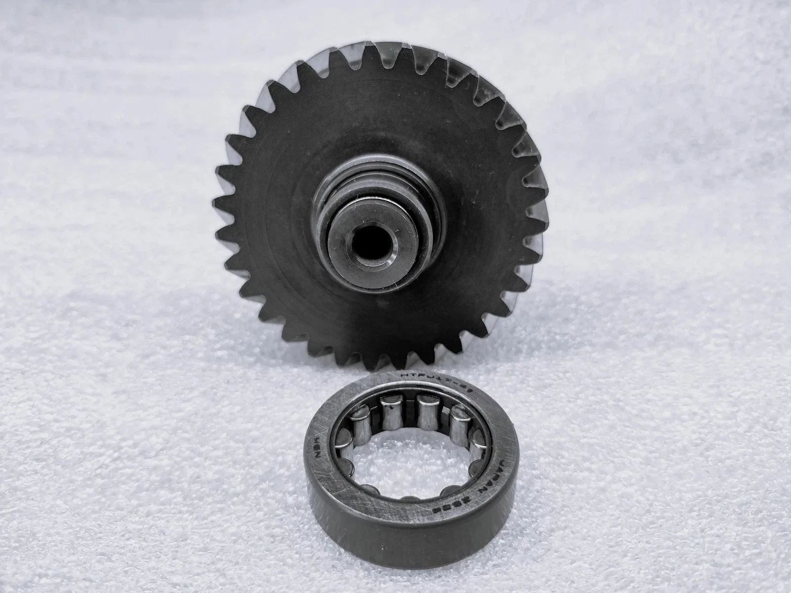 2017-2019 Nissan Versa 1.6L JF015E / RE0F11A Input Shaft Gear w/ Bearing 212851D image 2
