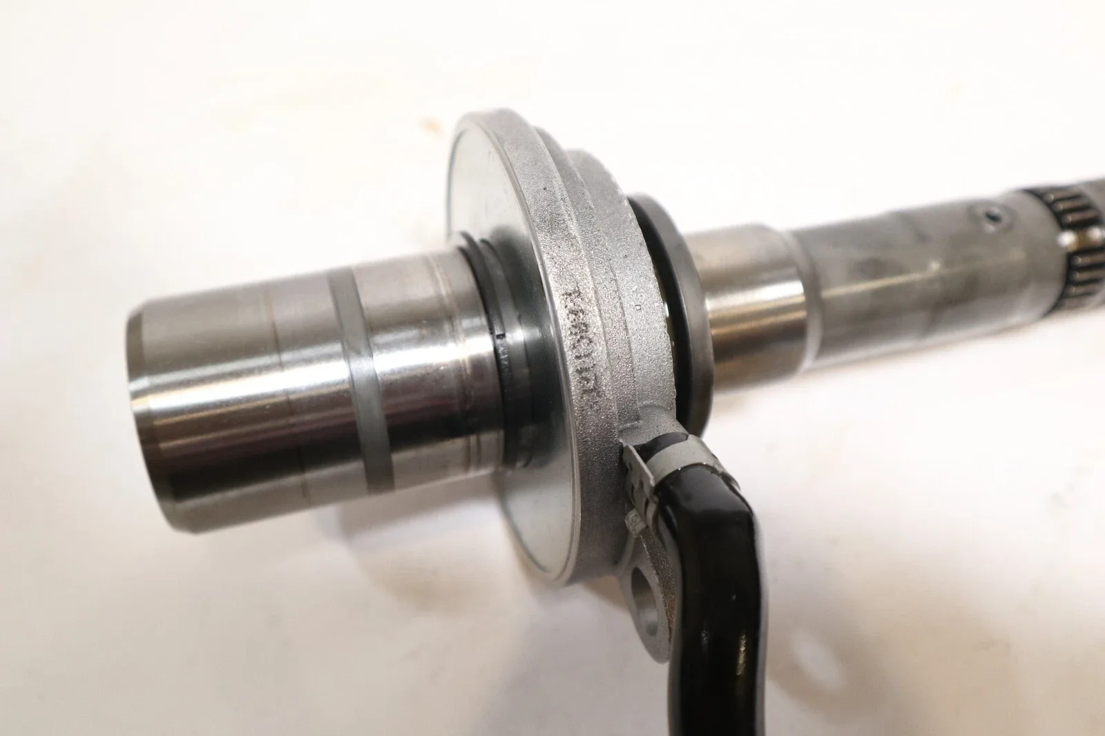 05-08 RANGE ROVER INPUT SHAFT W/PUMP OEM image 4