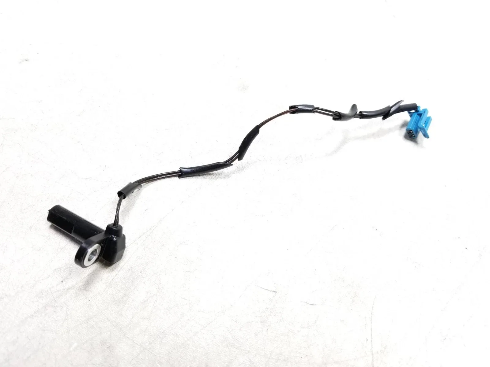 10-15 Chevrolet Equinox Automatic Transmission Speed Sensor Out/Input Shaft OEM image 3