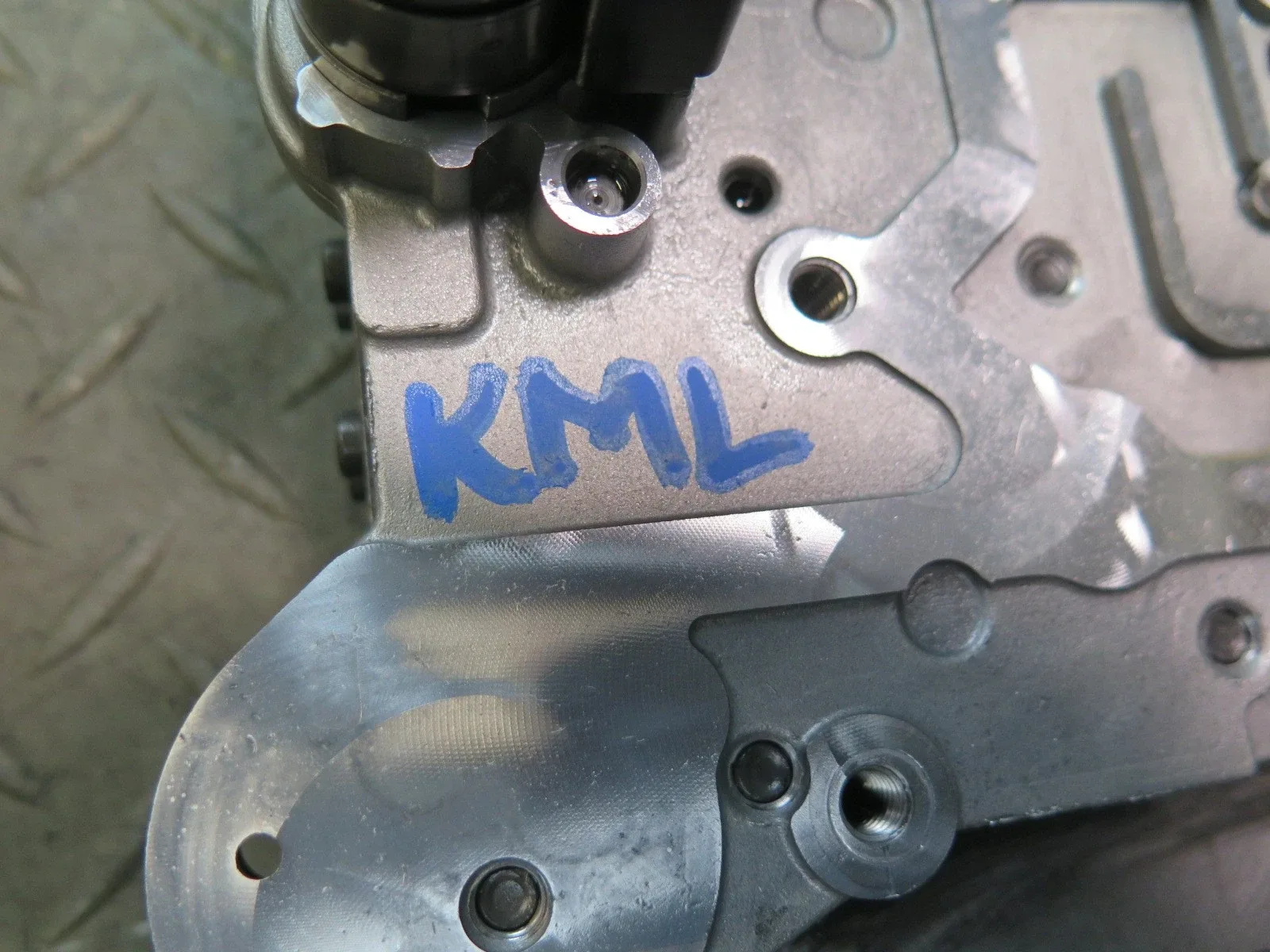 2015 Mercedes ML350 722.906 Transmission Valve Body Mechatronic A2202772101 image 2