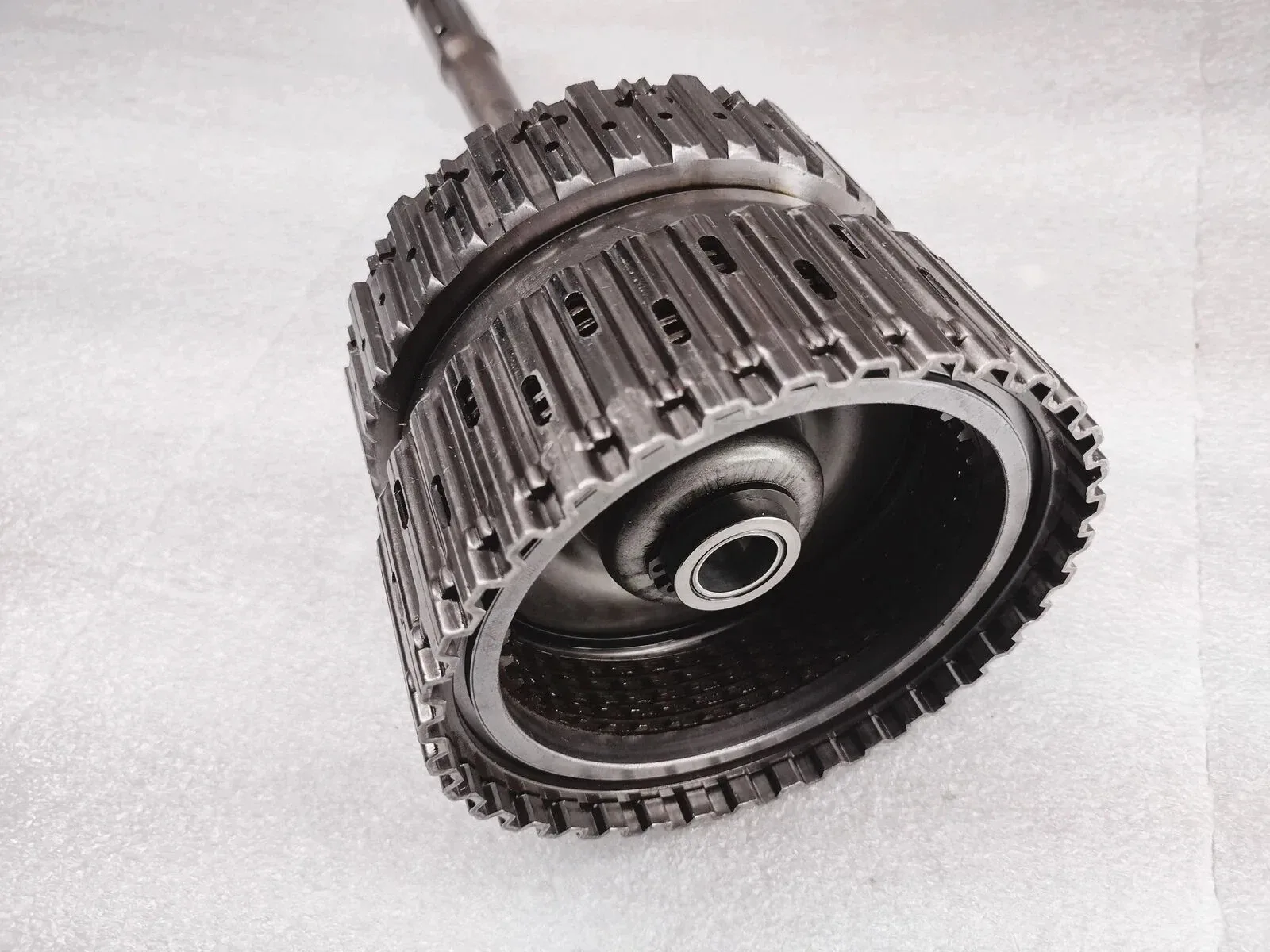 GM 6L45/6L50 Input Clutch Drum with Turbine Shaft - 24237963 image 2
