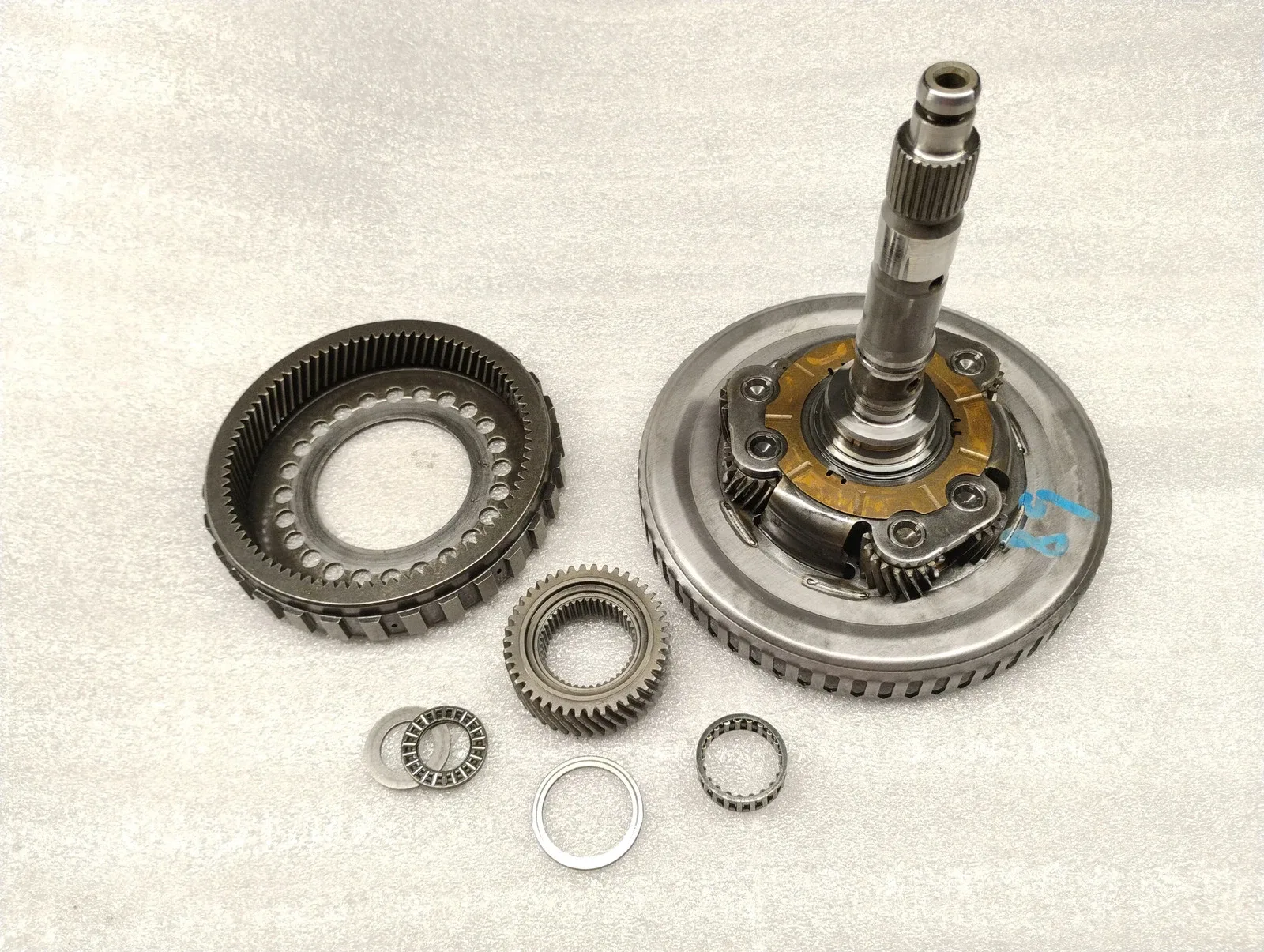 Ford CFT30 Reverse Planet Gear w/Input Shaft — 5F9Z-7A153-AA