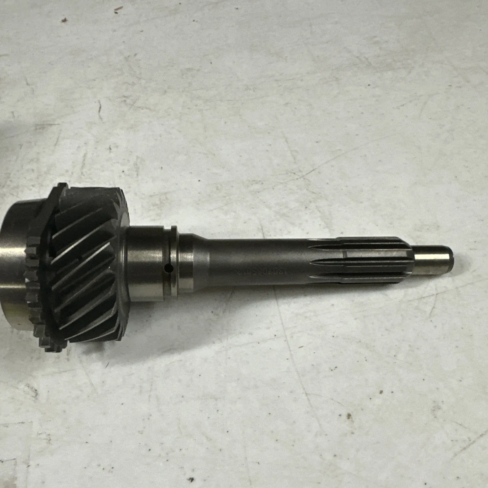 T19 Standard Transmission Input Shaft 376670C image 3