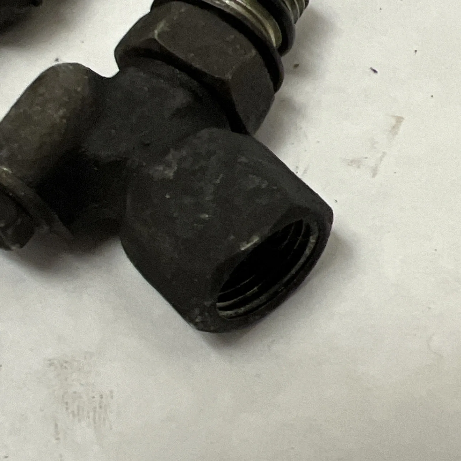 2000-2006 Toyota Tundra 4.7L Automatic Transmission Cooler Line Fittings image 4