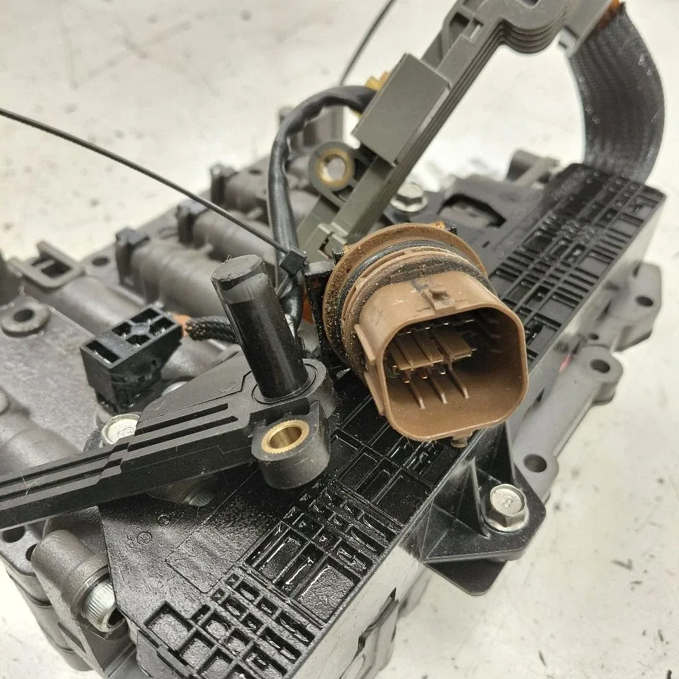 2016-2018 Kia Sorento Automatic Transmission Valve Body 981 image 4