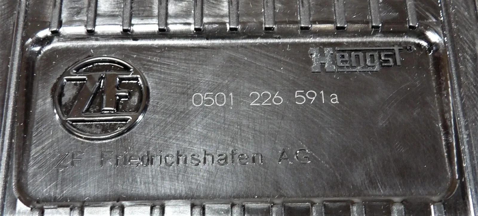 ZF Friedrichshafen OEM Automatic Transmission Oil Pan and Filter Kit 0501226591 image 2