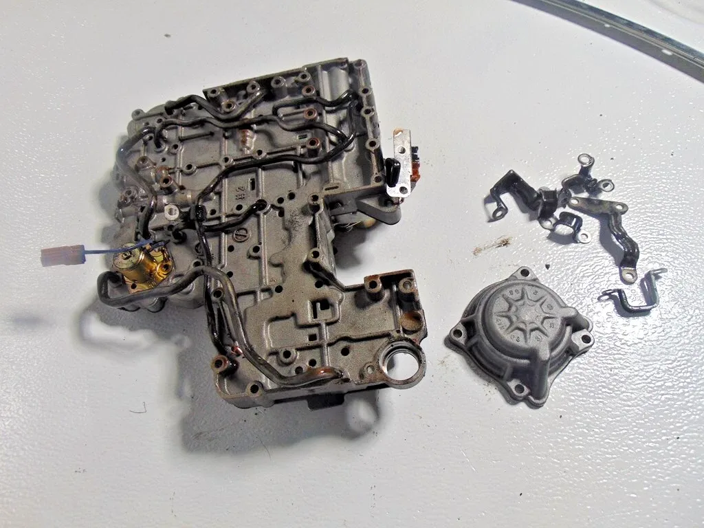 1989 Nissan 240SX S13 KA24E Automatic Transmission Valve Body Assembly OEM image 2